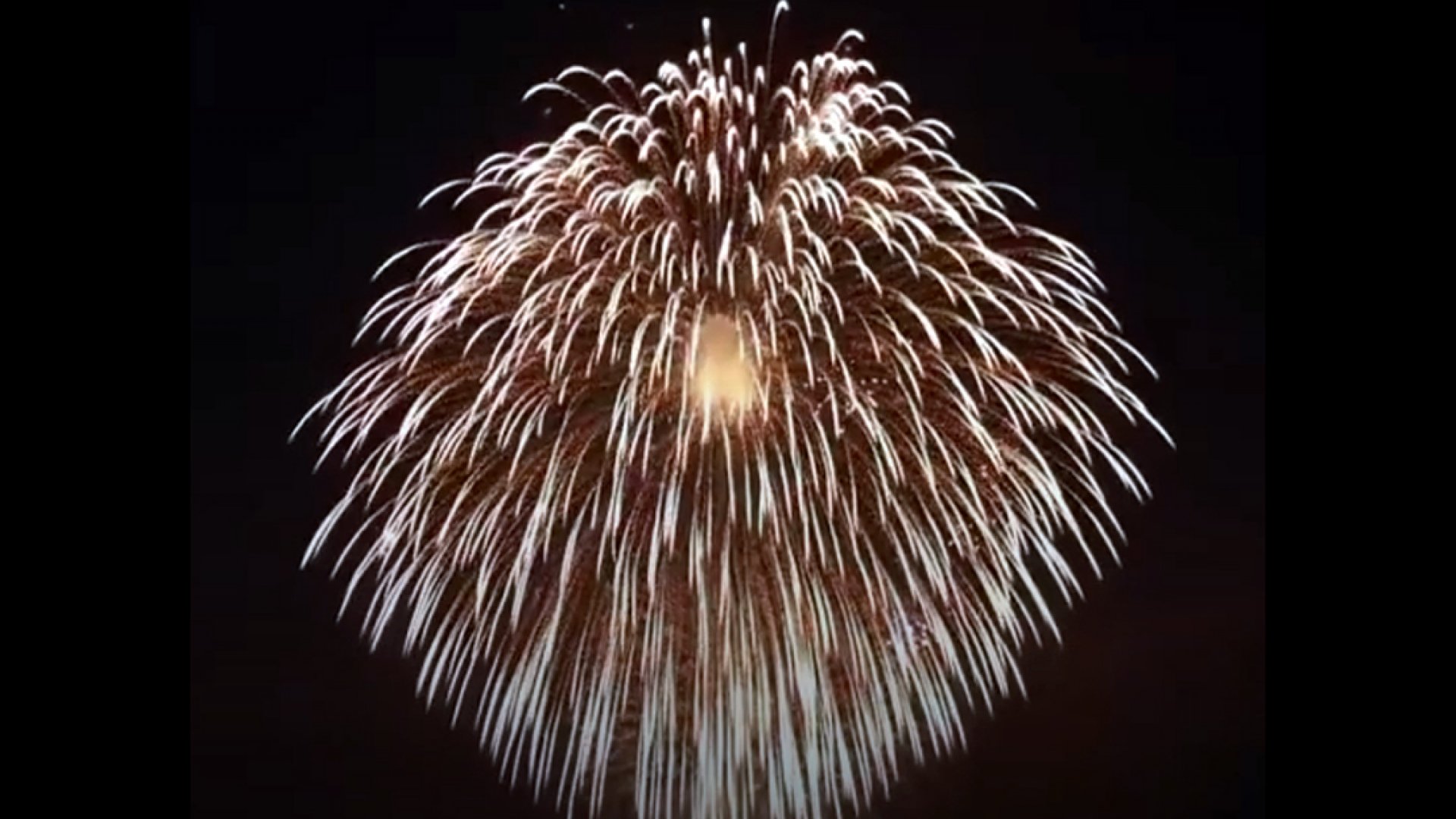 Japón recibe el Año Nuevo 2025 con el fuego artificial más grande del mundo