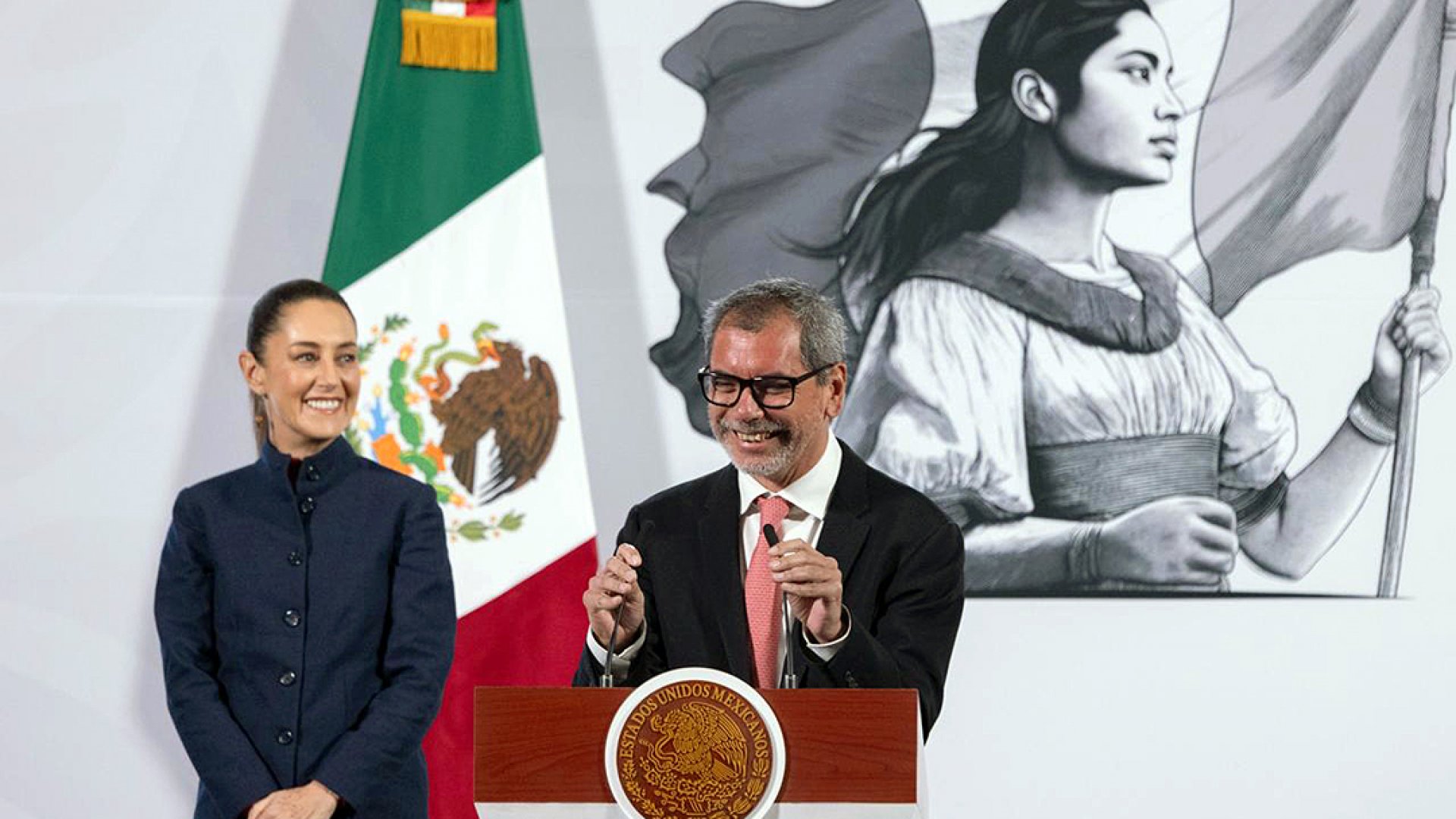 Sheinbaum refrenda compromiso de no incrementar costo de gasolina