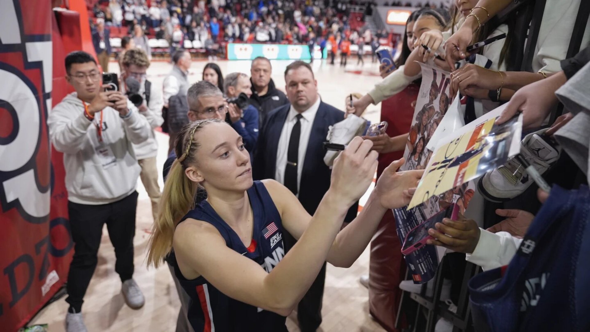 NCAA: A equipos femeninos se les paga por los juegos de March Madness