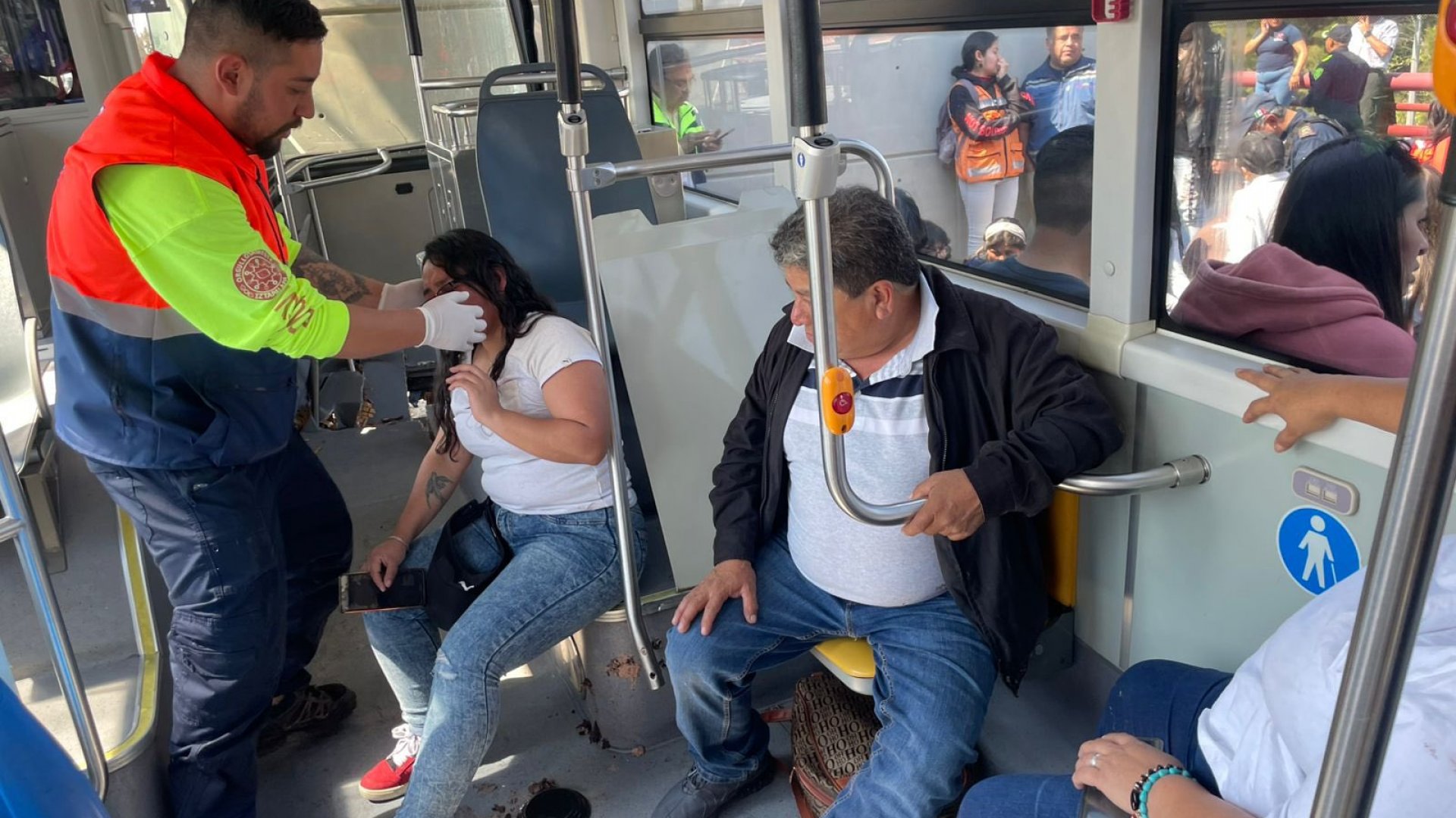 CDMX: Trolebús Choca con el Muro de Contención en Ermita Iztapalapa