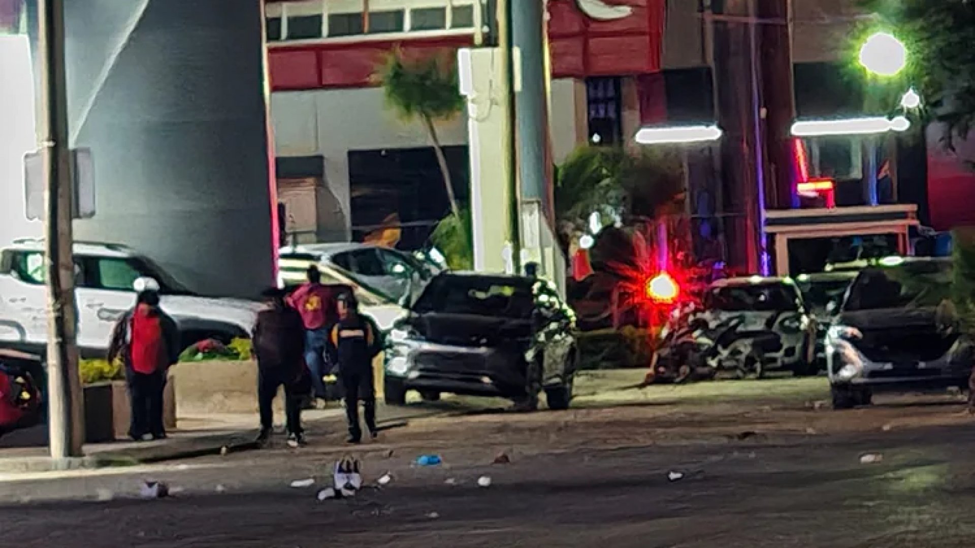 Oaxaca: Balean y matan a tres afuera de Office Depot; uno sería excandidato a alcalde