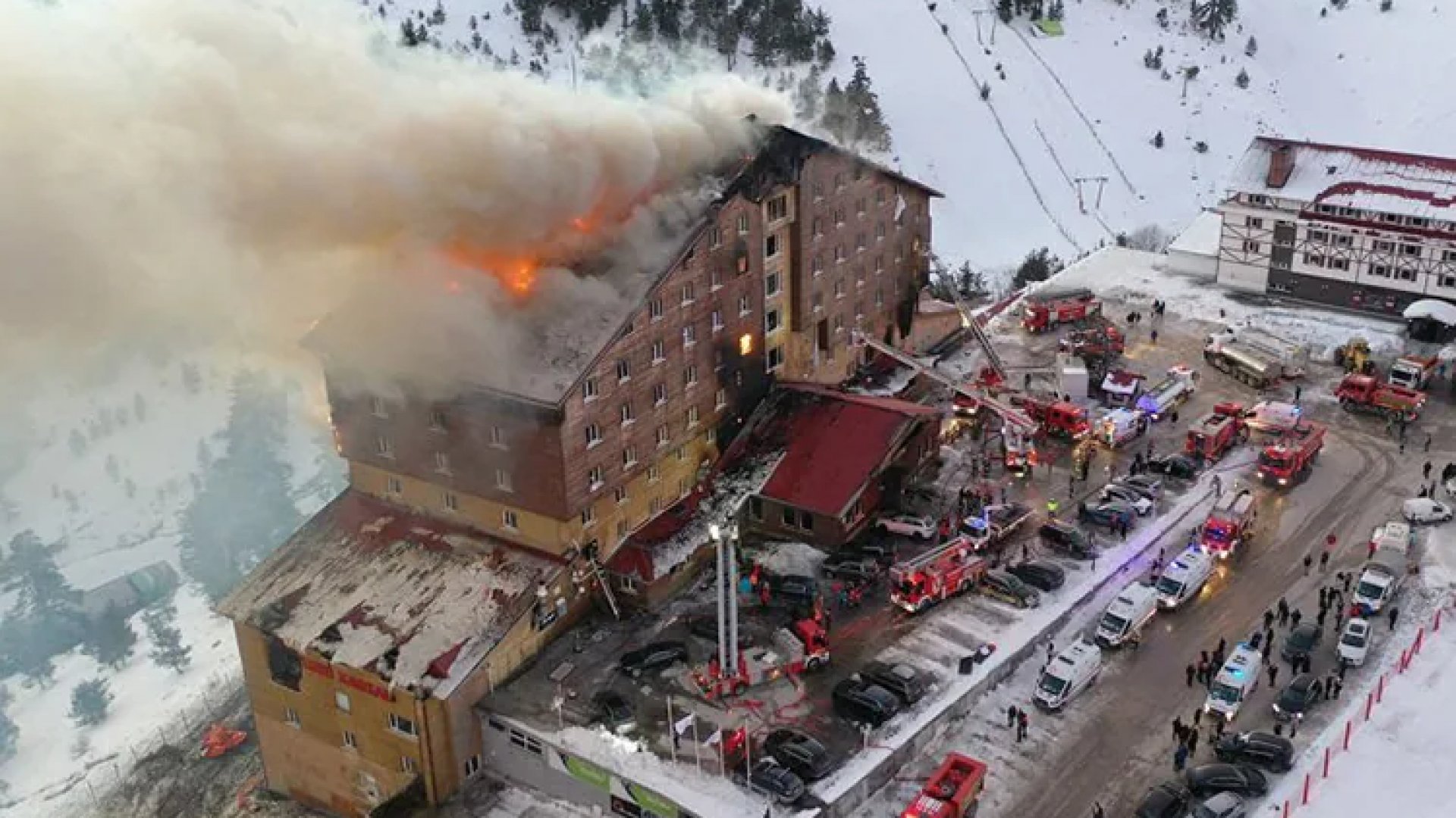 Incendio en hotel de Turquía deja al menos 76 muertos y decenas de heridos
