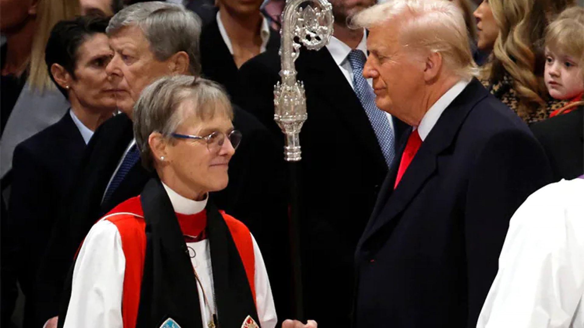 Obispa pide misericordia para migrantes y comunidad LGBT y Donald Trump enfurece