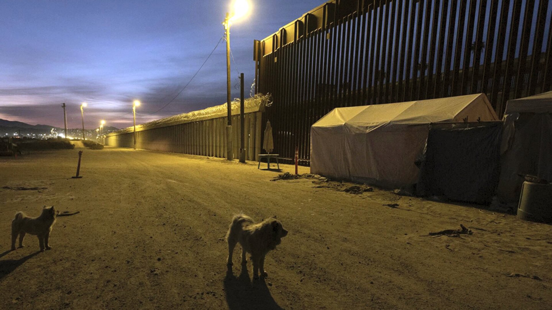 Estados Unidos desplegará soldados activos en la frontera con México