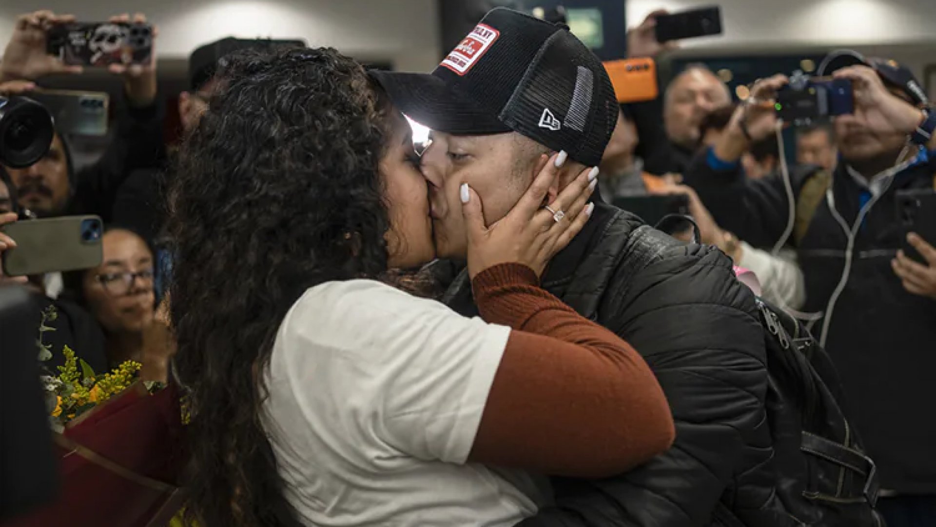 Veracruz recibe a Arturo Zacarías, segundo mexicano cautivo por hutíes en el mar Rojo