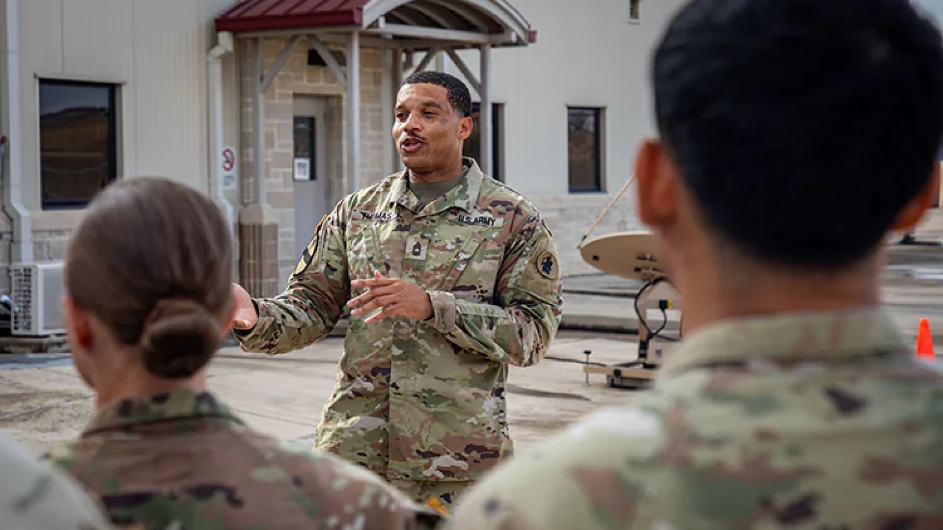 Trump eliminará diversidad, equidad e inclusión en el Ejército de EU
