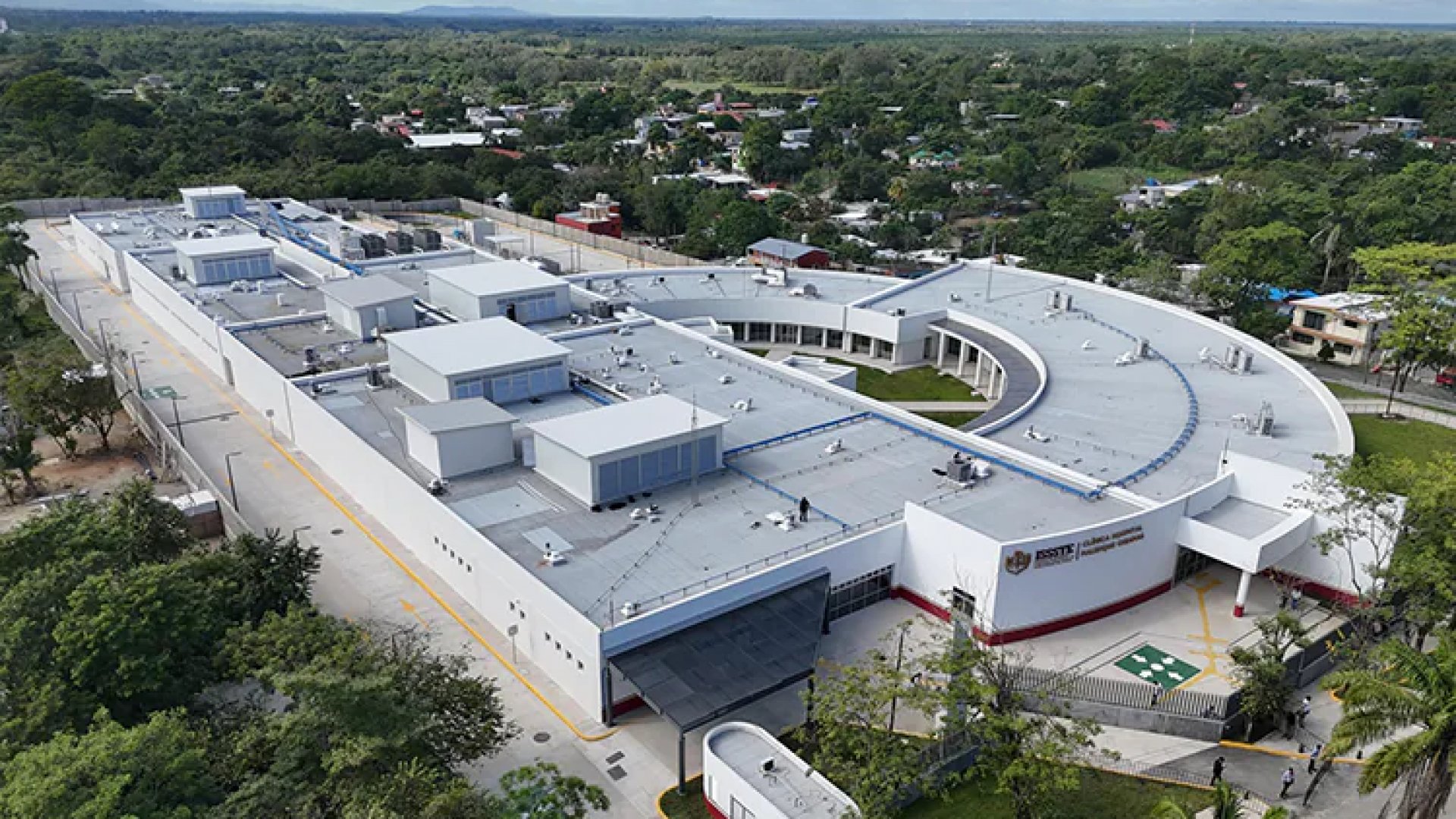 En Palenque, Chiapas, Martí Batres inaugura Clínica Hospital del ISSSTE