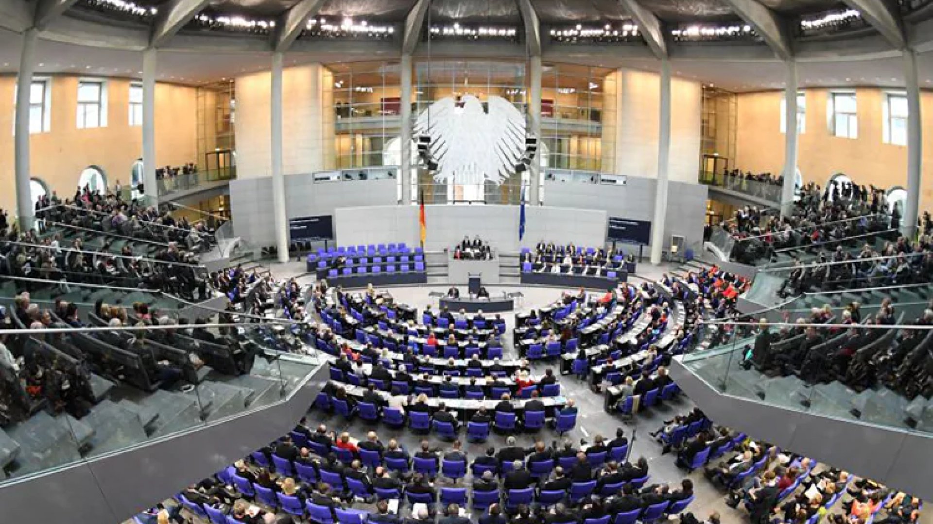 Parlamento de Alemania rechaza ley migratoria respaldada por la extrema derecha