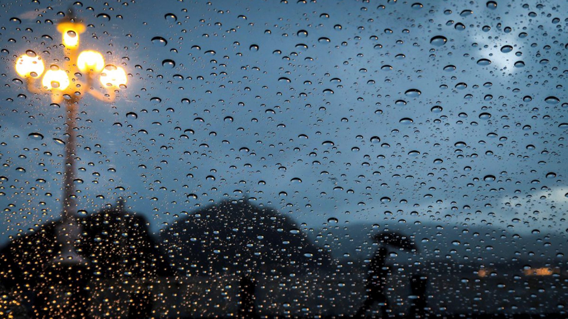 Debido al frente número 25 se esperan lluvias de fuertes a intensas