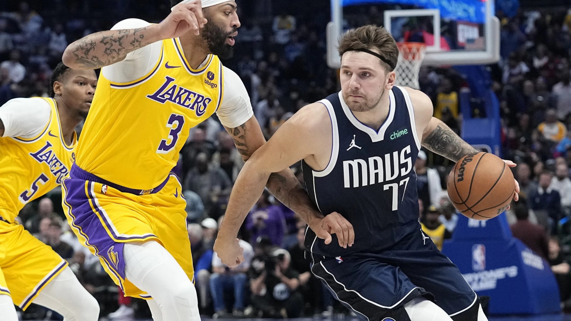 Traspasos de Luka Doncic y Anthony Davis cimbran a la NBA
