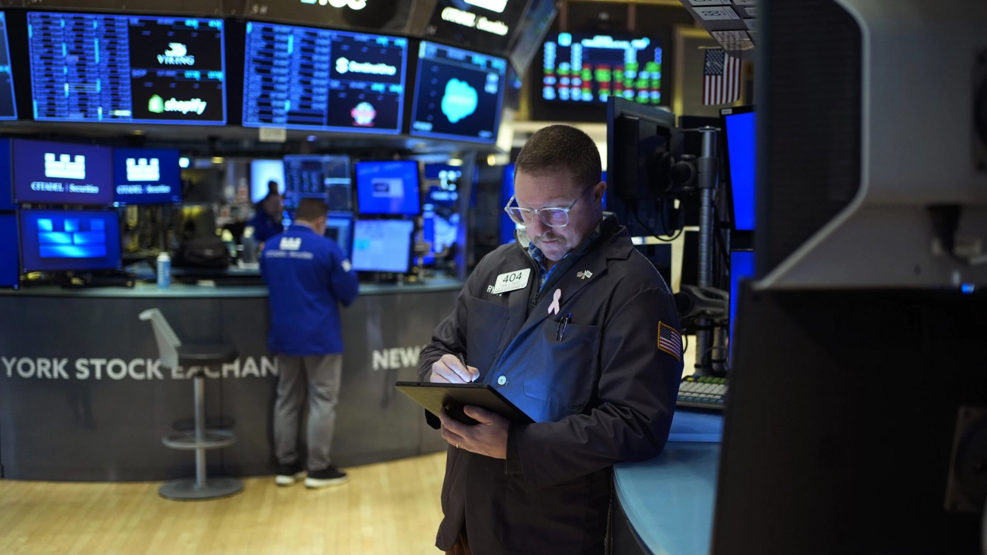 Wall Street cae por los aranceles de Trump a los mercados mundiales