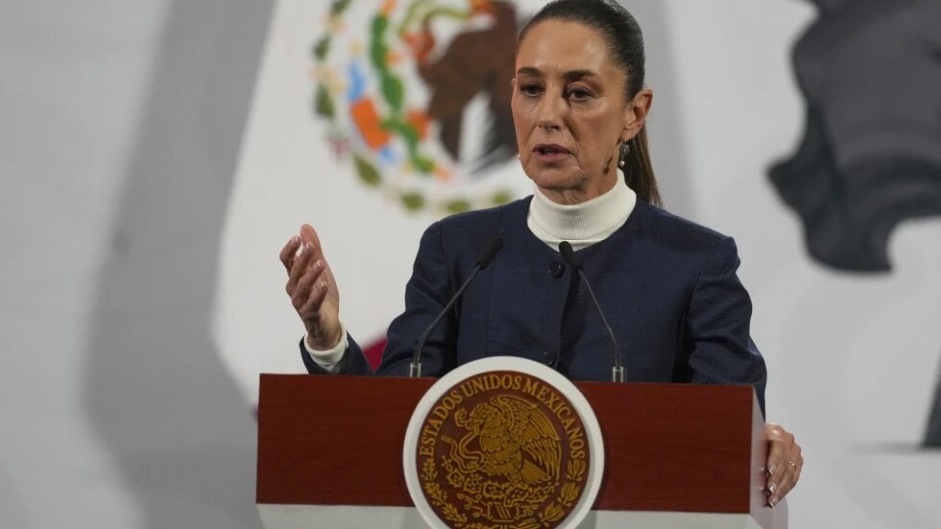 Sheinbaum confía en evitar aranceles mientras Trump insiste en aplicarlos