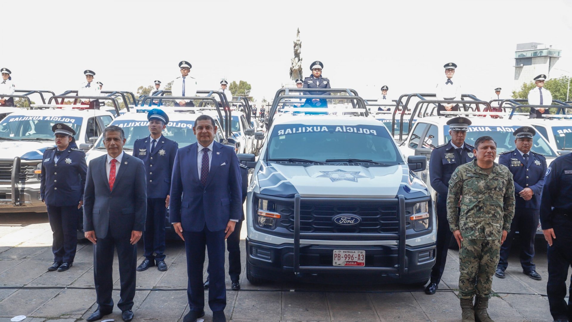Vivienda y mejores prestaciones para la policía auxiliar y estatal: Armenta