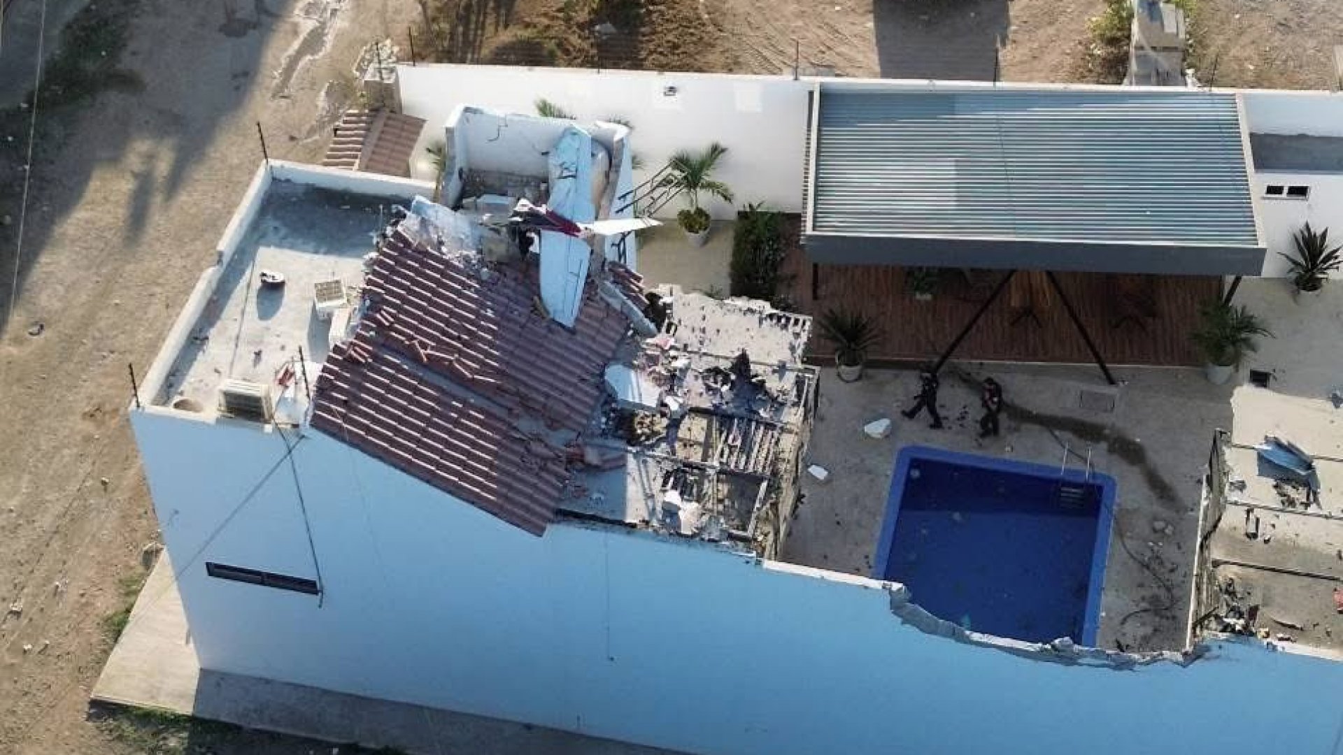 Avioneta se desploma sobre una casa en Nayarit; reportan tres fallecidos
