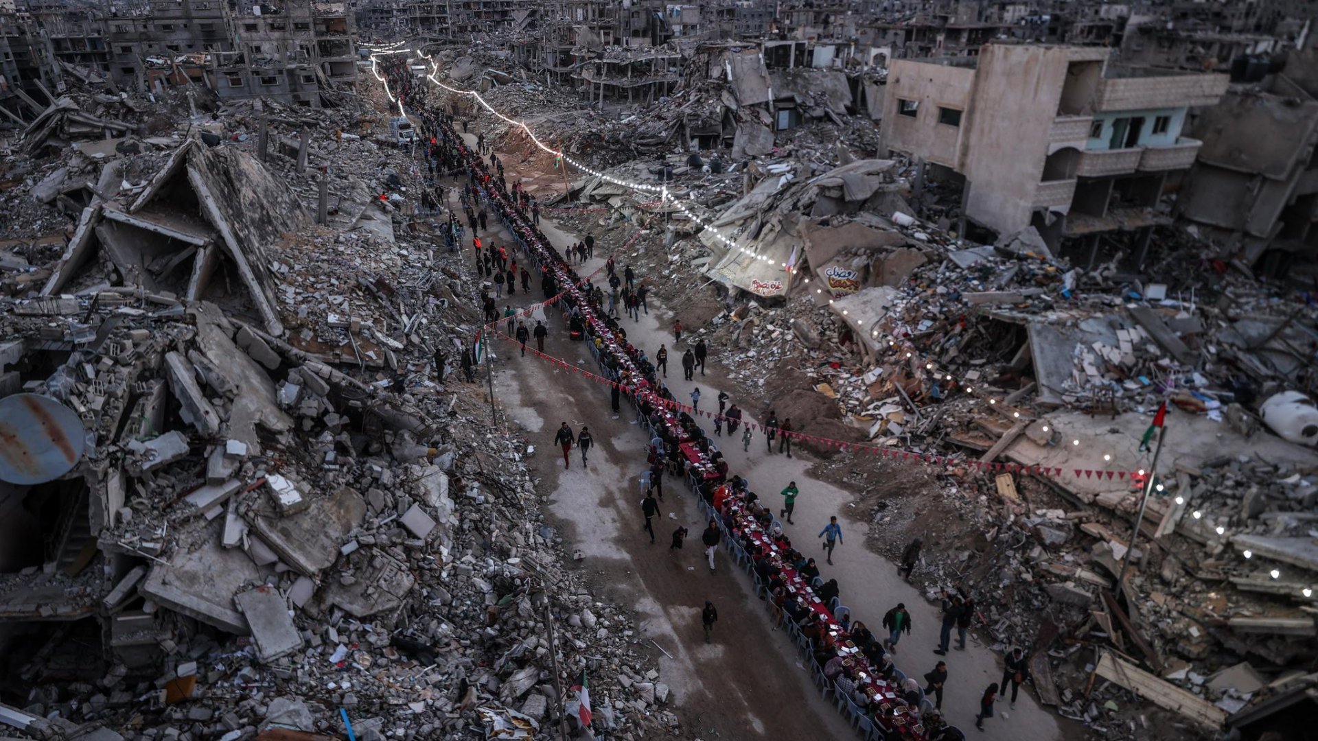 Netanyahu ordena cerrar los cruces a Gaza y suspender la ayuda humanitaria