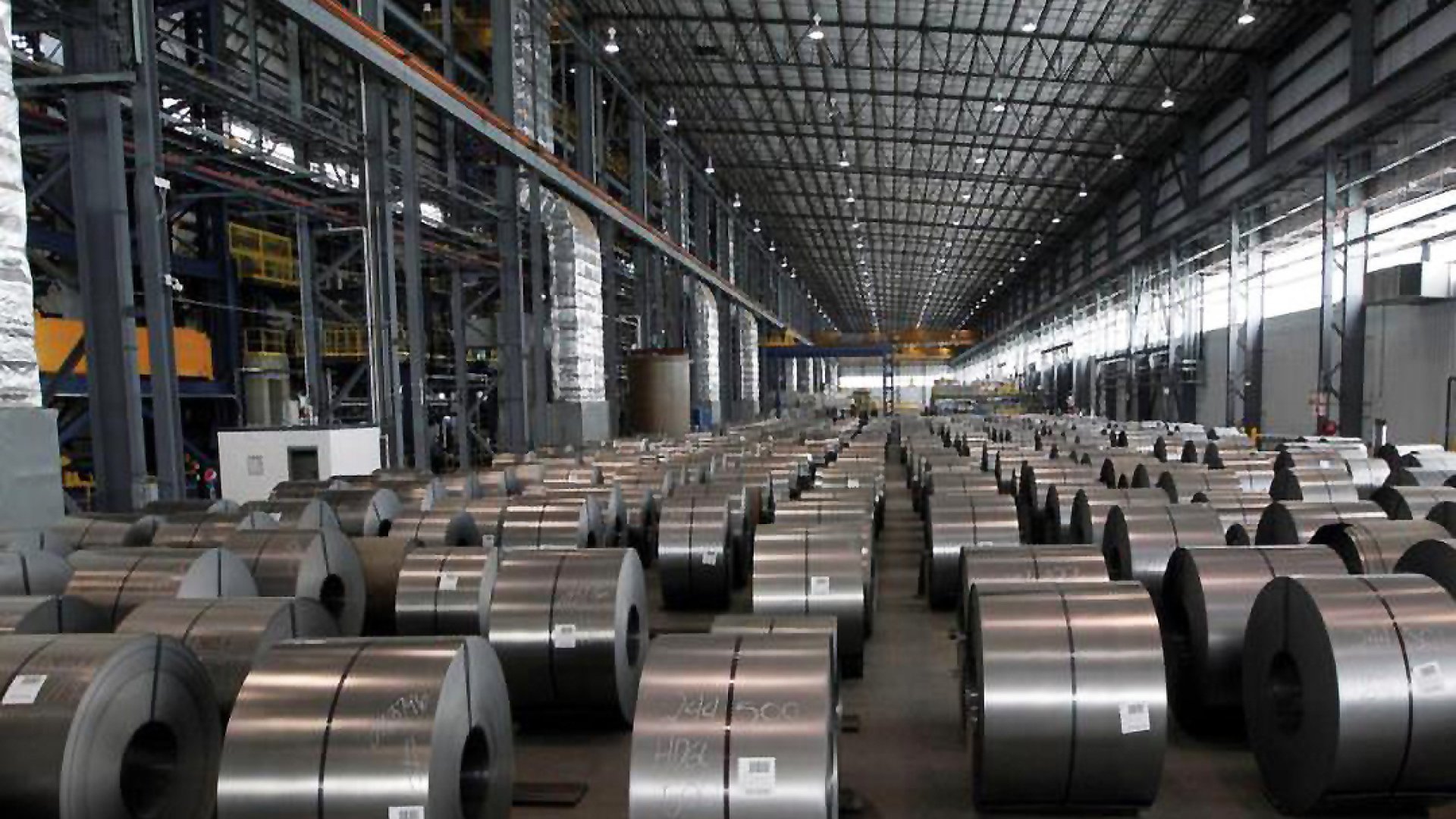 EE.UU. impondrá aranceles de hasta 50% a las exportaciones de México y Canadá