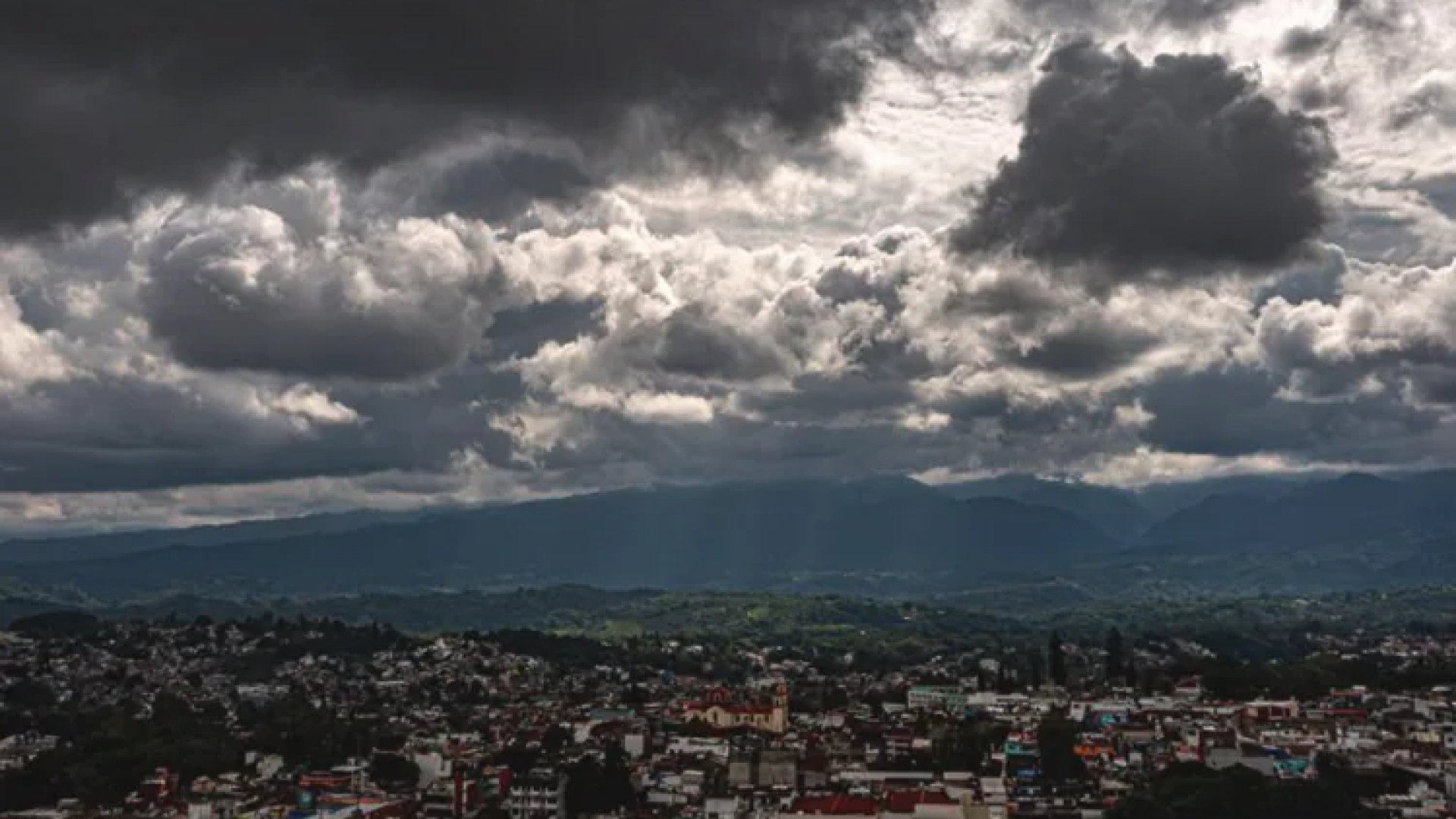 Clima: Se esperan fuertes lluvias en Veracruz, Oaxaca, Chiapas, Tabasco, Campeche y QROO