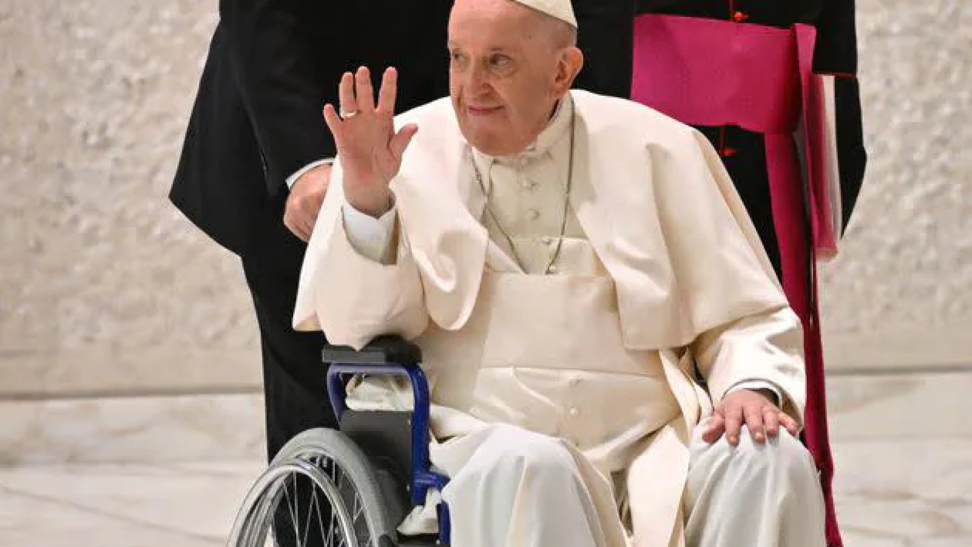 El papa Francisco sigue en el hospital; no dirigirá el Ángelus este domingo