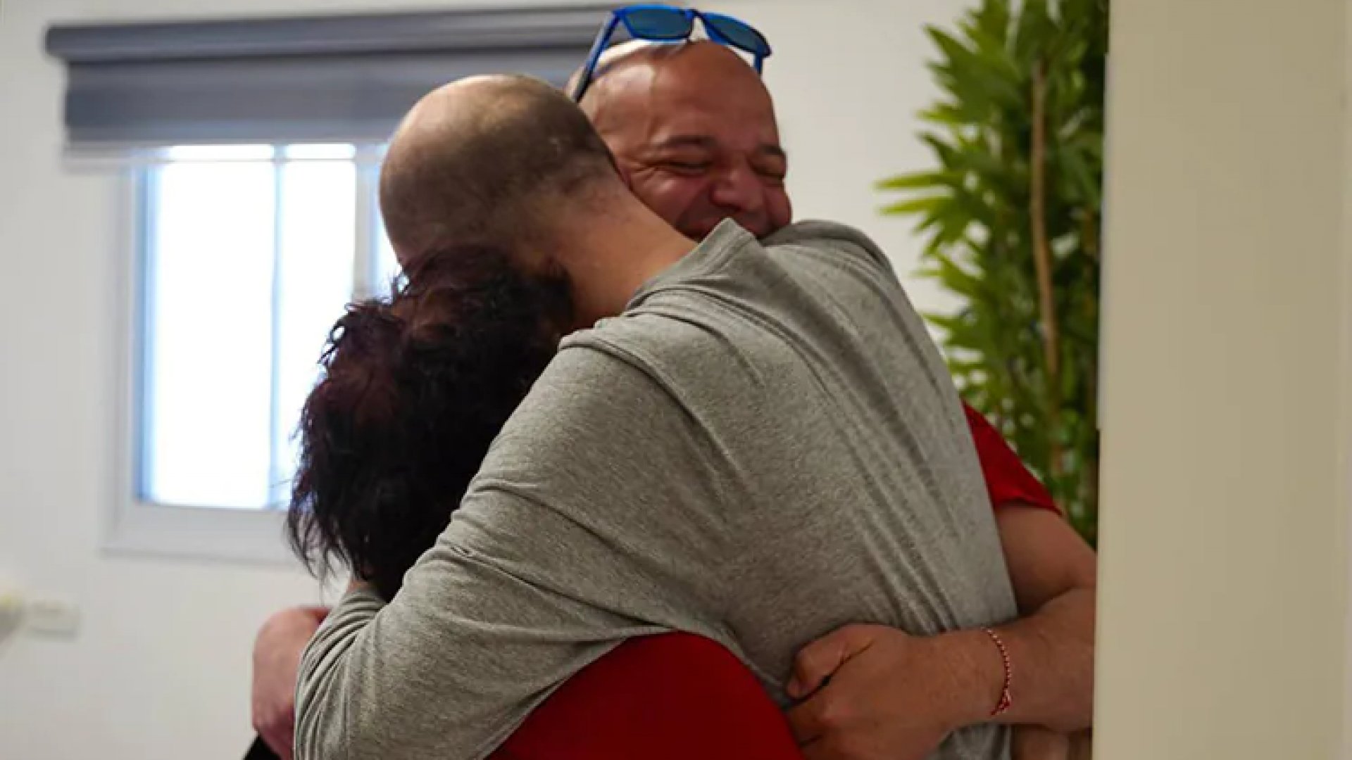 Hamás e Israel realizan sexto intercambio de prisioneros en frágil tregua
