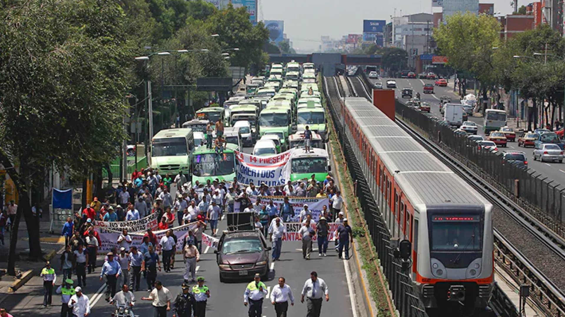 Bloqueos paralizan la CDMX y Edomex en masiva jornada de protestas