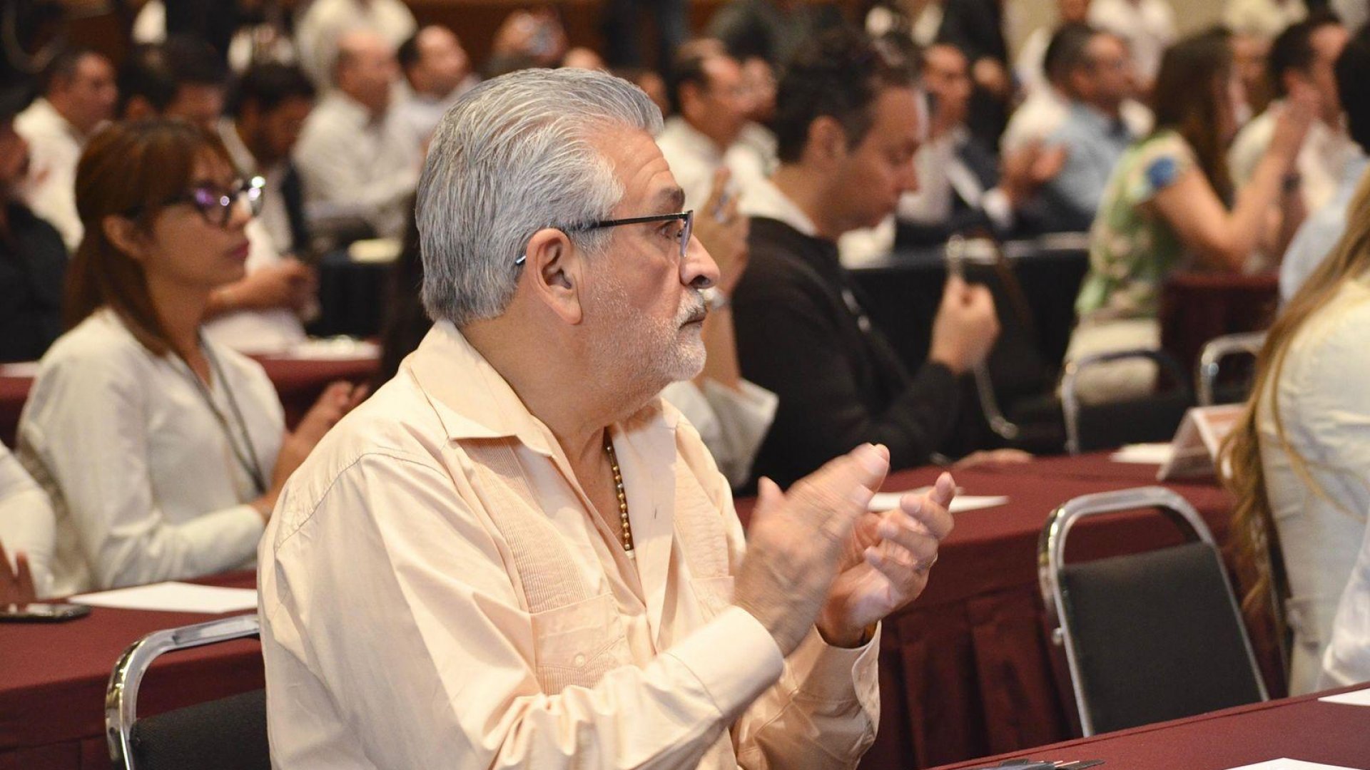 Asiste Alberto Islas a foro para impulsar el desarrollo económico regional