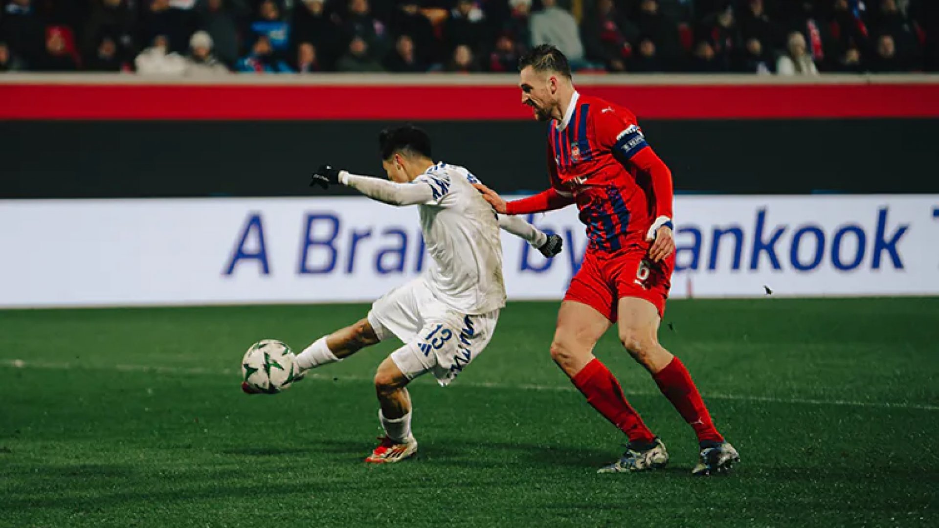 Rodrigo Huescas lleva al Copenhague a octavos de la Conference League con gol en tiempo extra