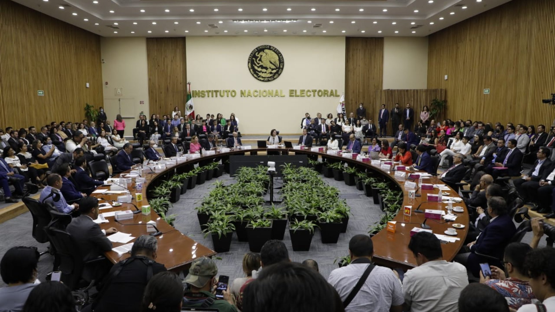 INE aprueba publicación del listado definitivo de candidaturas judiciales y diseño de boletas electorales