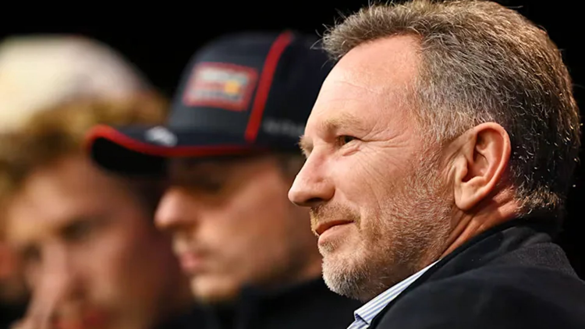 FIA condena abucheos “tribalistas” contra Verstappen y Horner en el F1 75