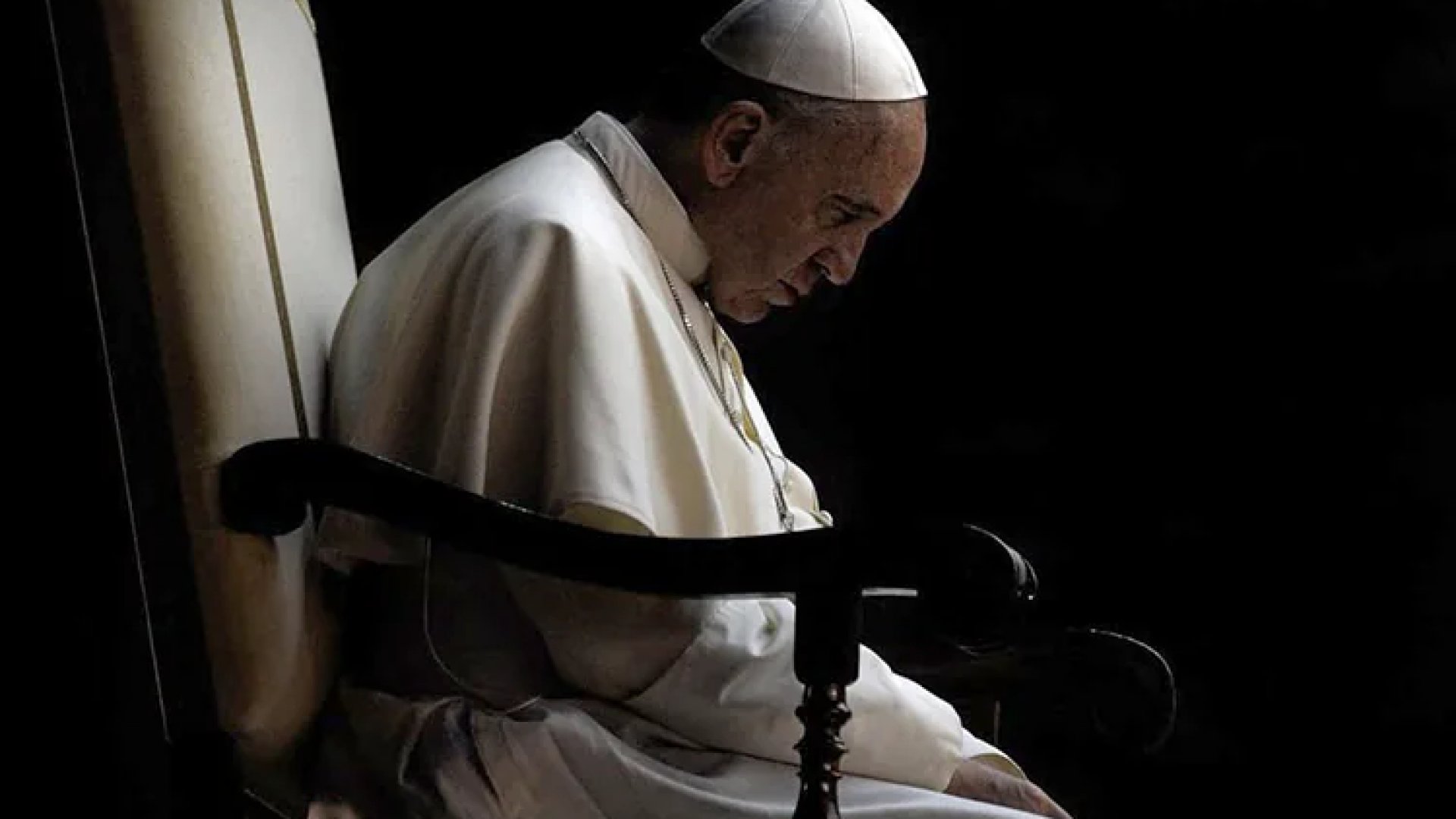 Papa Francisco presenta fallo renal “bajo control”: Vaticano