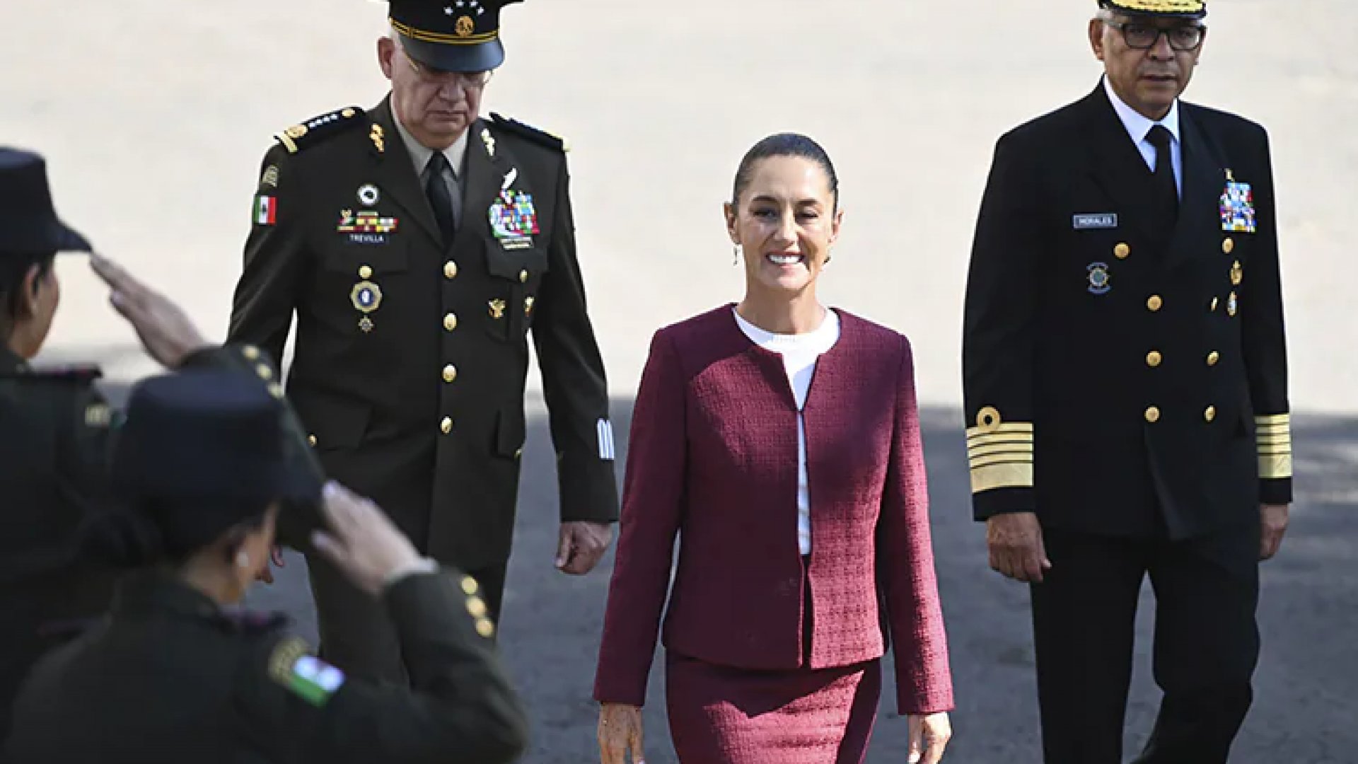 Sheinbaum reitera analizar con “cabeza fría” dichos de Trump sobre aranceles a México