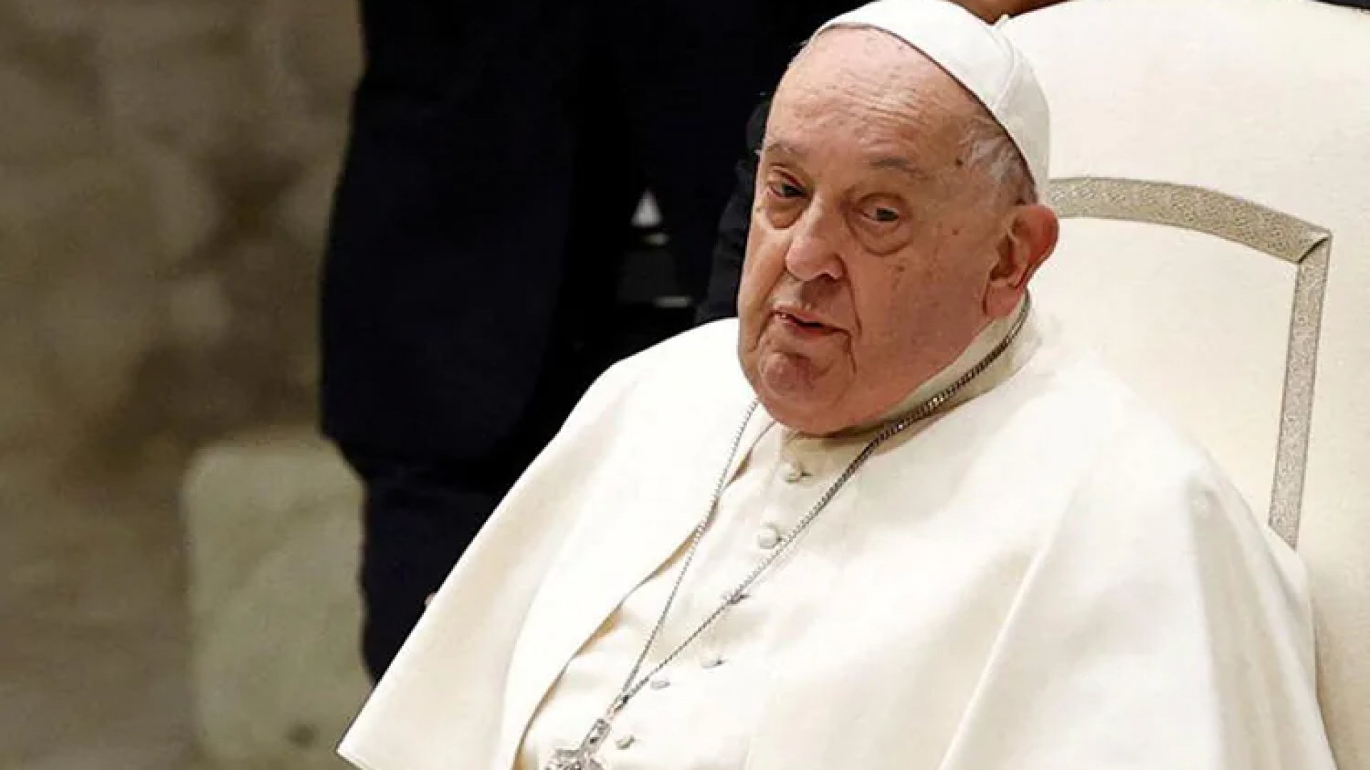 Papa Francisco sigue en estado “crítico, pero estable” tras 12 días hospitalizado