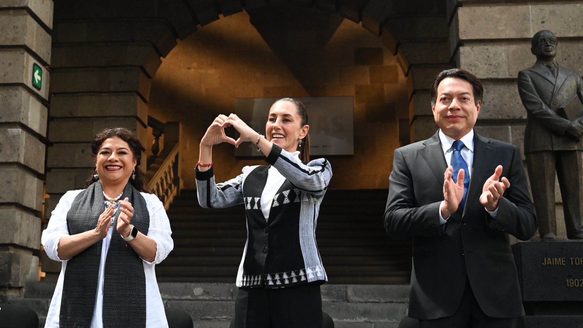 Sheinbaum da banderazo a la estrategia nacional Vive saludable, vive feliz