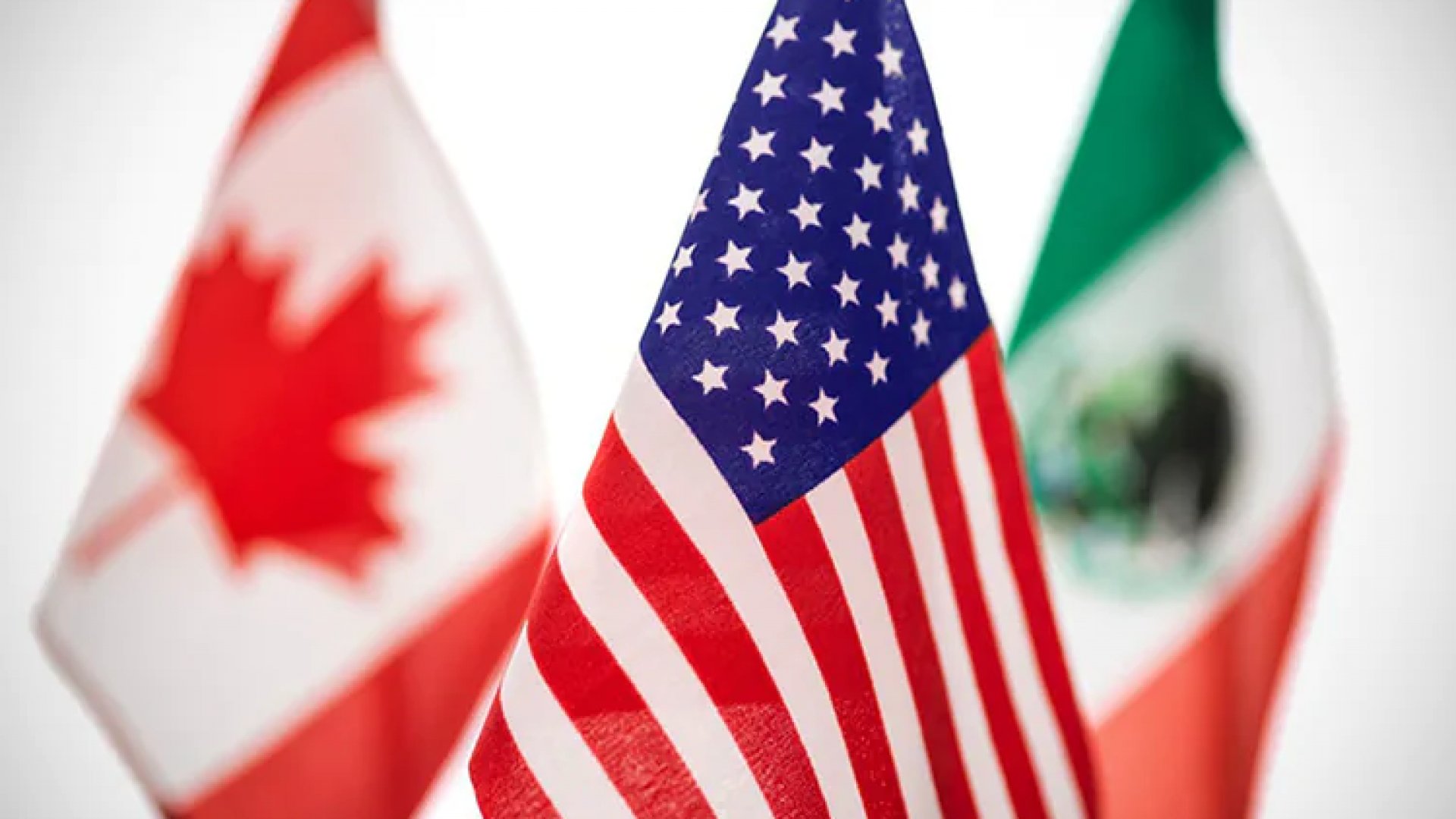 Trump pospone aranceles a México y Canadá hasta abril y anuncia tarifas a la Unión Europea