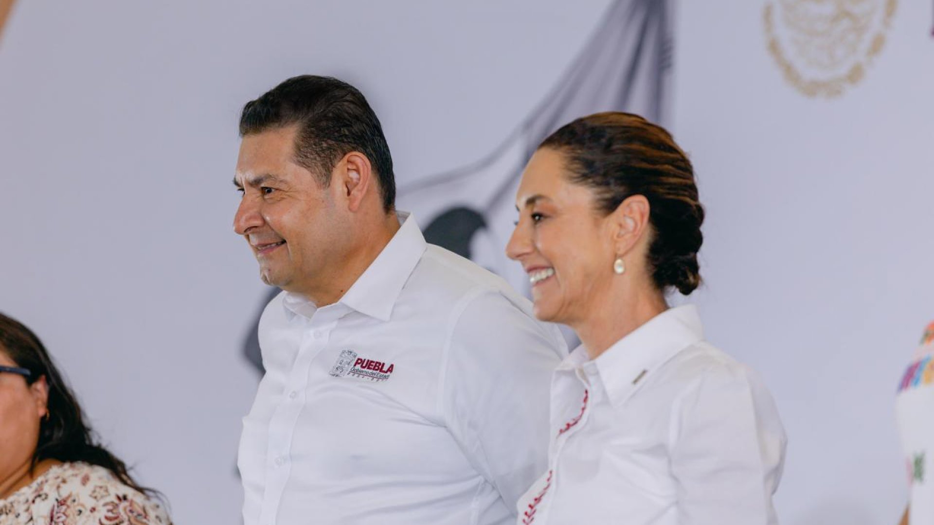 Contratos leoninos afectan acceso al agua: Armenta