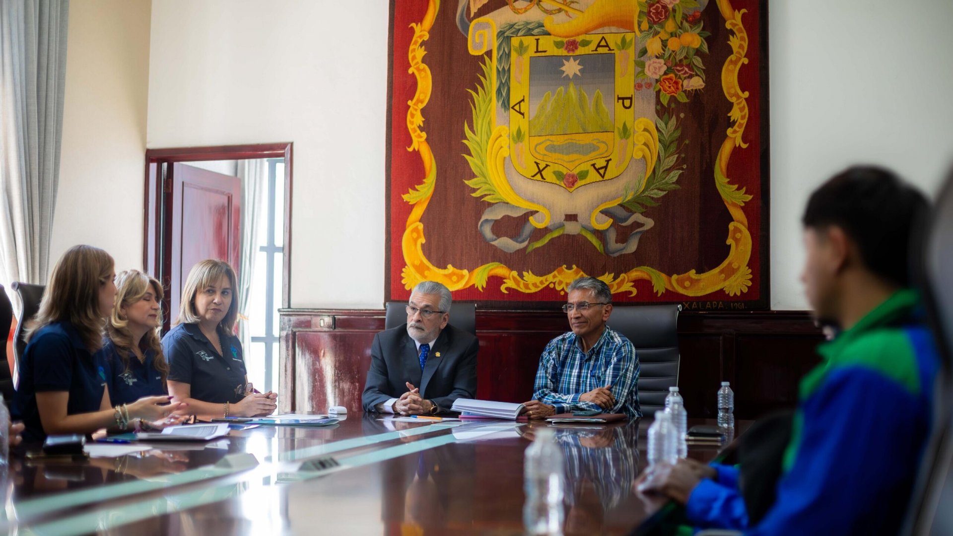 Refrendan UV y Ayuntamiento alianza por el deporte