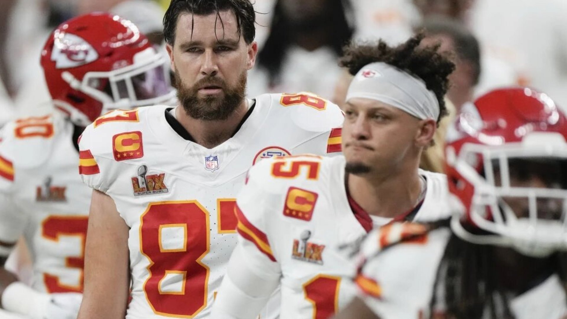 Travis Kelce no se retira y seguirá jugando con los Chiefs