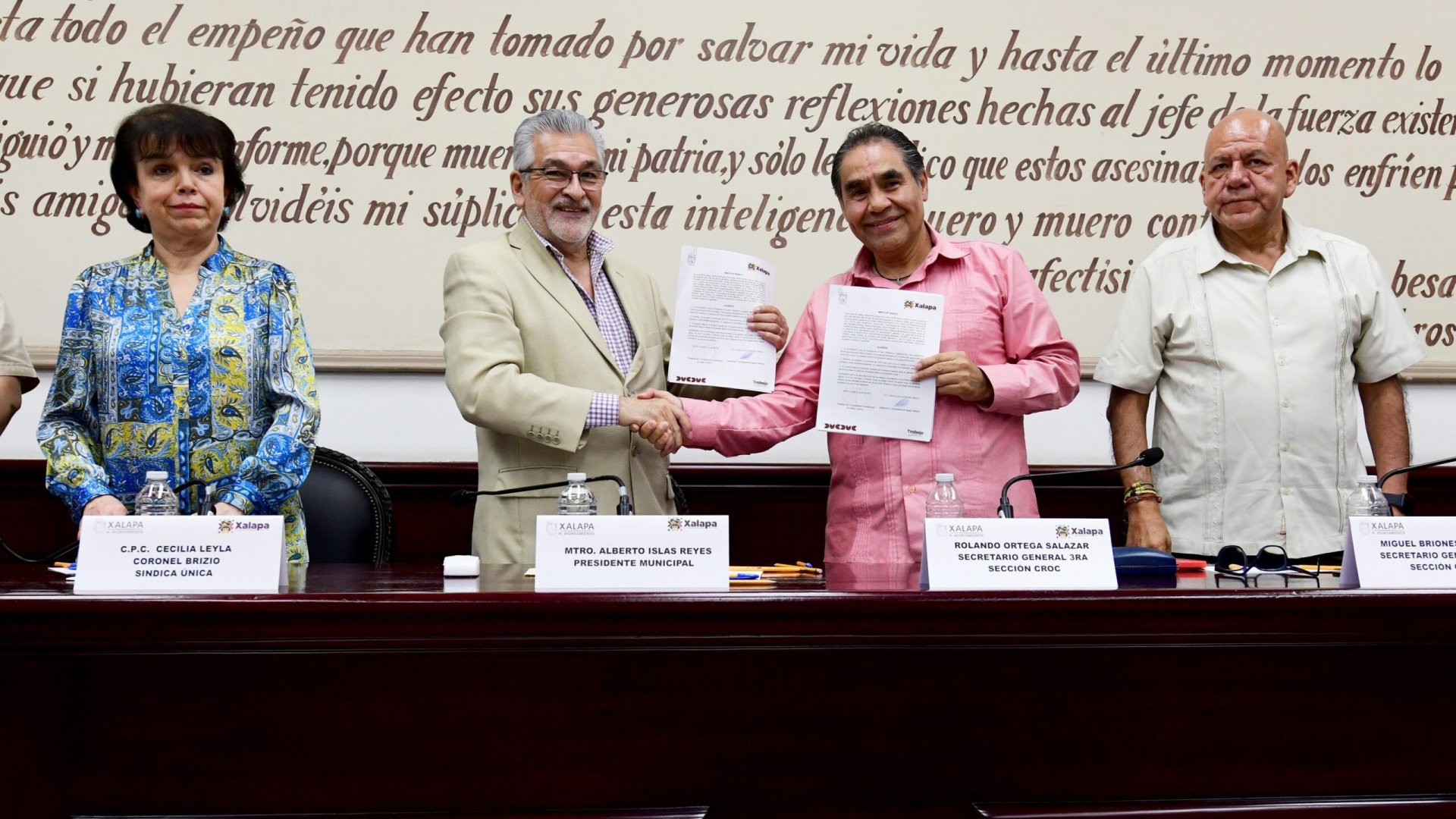 Acuerdan Ayuntamiento y CROC aumento salarial para empleados municipales