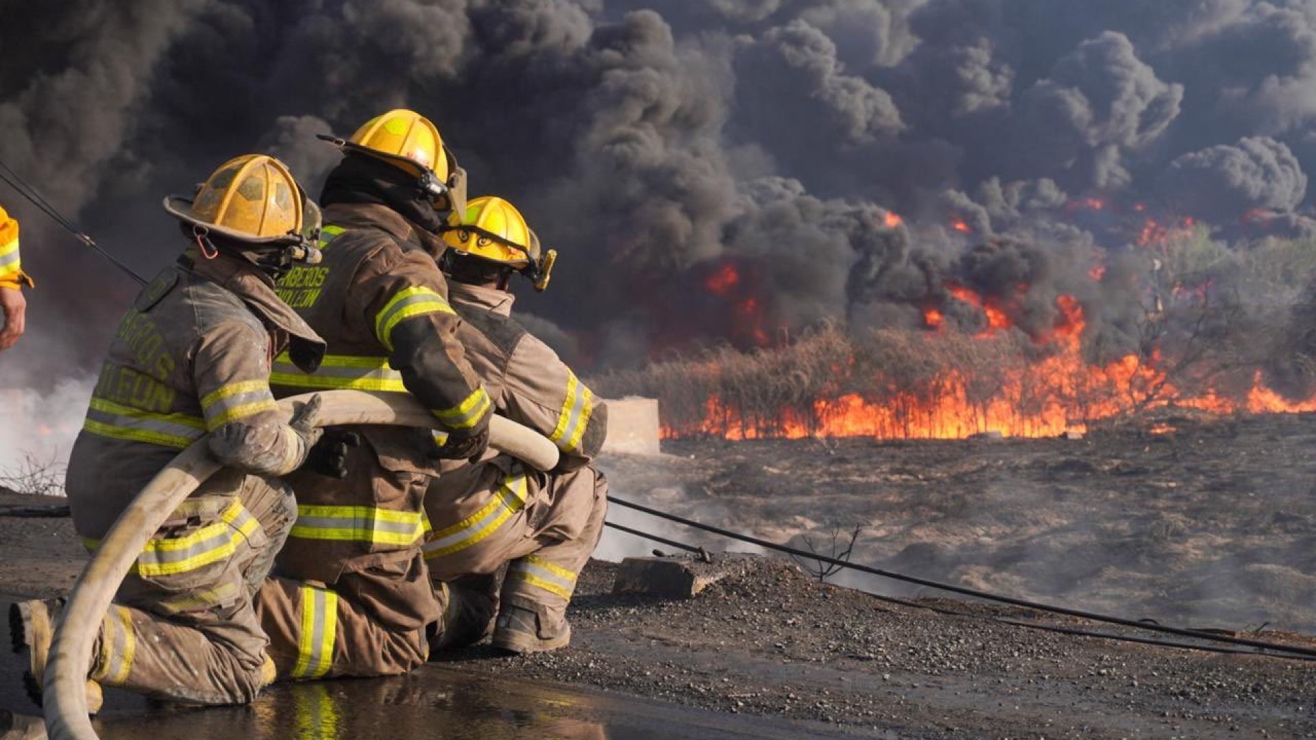 Incendios arrasan Monterrey y Nuevo León en medio de tolvaneras y calor extremo
