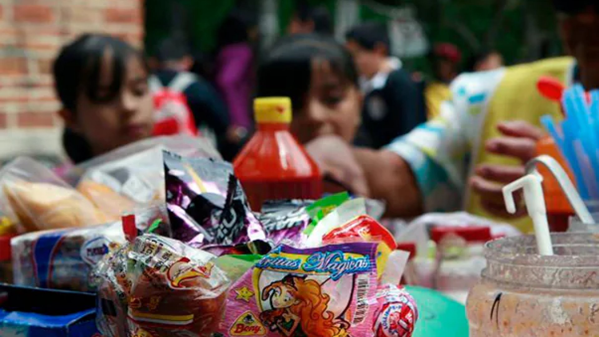 Lanzan estrategia “Vive Saludable, Vive Feliz” para erradicar comida chatarra en escuelas