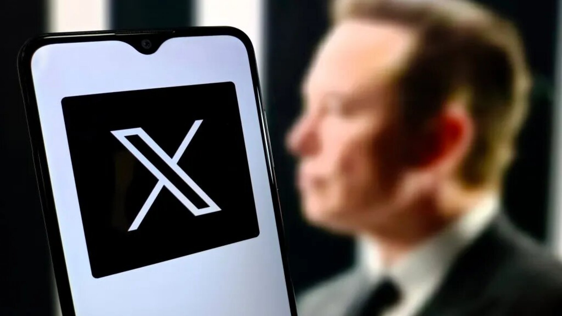 Elon Musk denuncia “ciberataque masivo” tras fallas en X