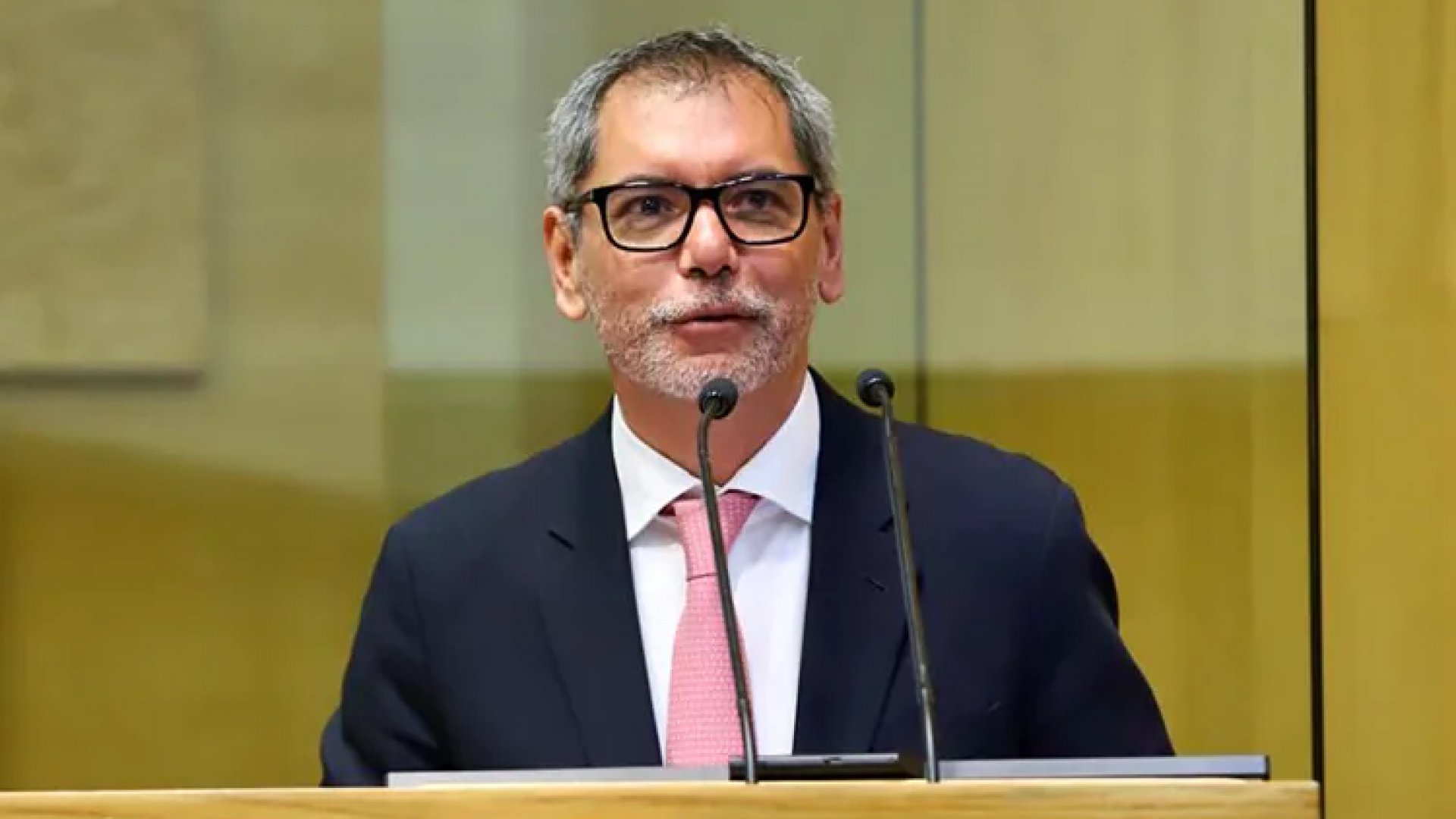 México prioriza lucha contra lavado de dinero, asegura Édgar Amador, titular de la SHCP
