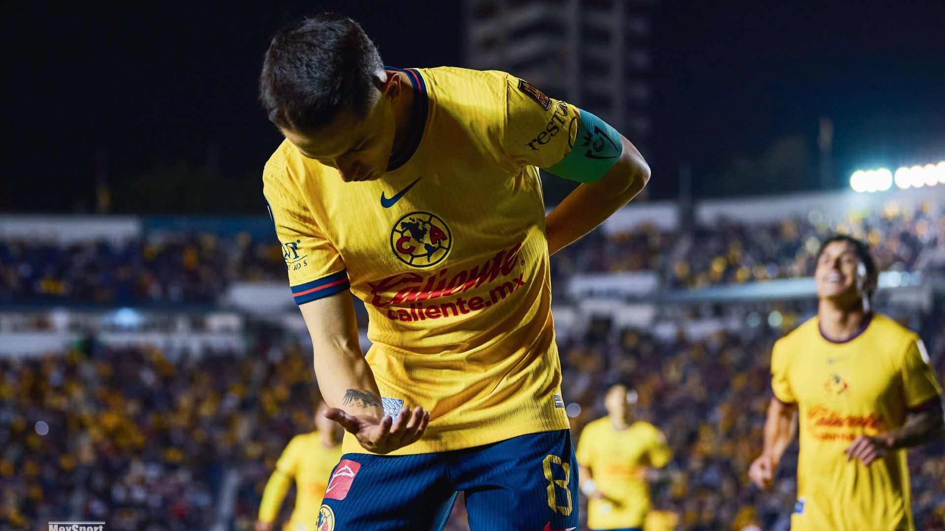 América arrasa con Chivas y se cita con Cruz Azul en la Concacaf