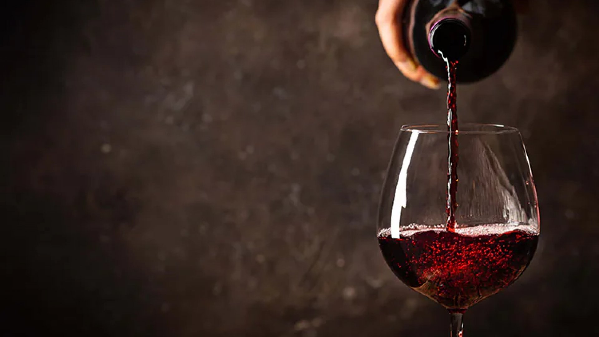 Donald Trump amenaza con aranceles del 200% a vinos y champán de la Unión Europea