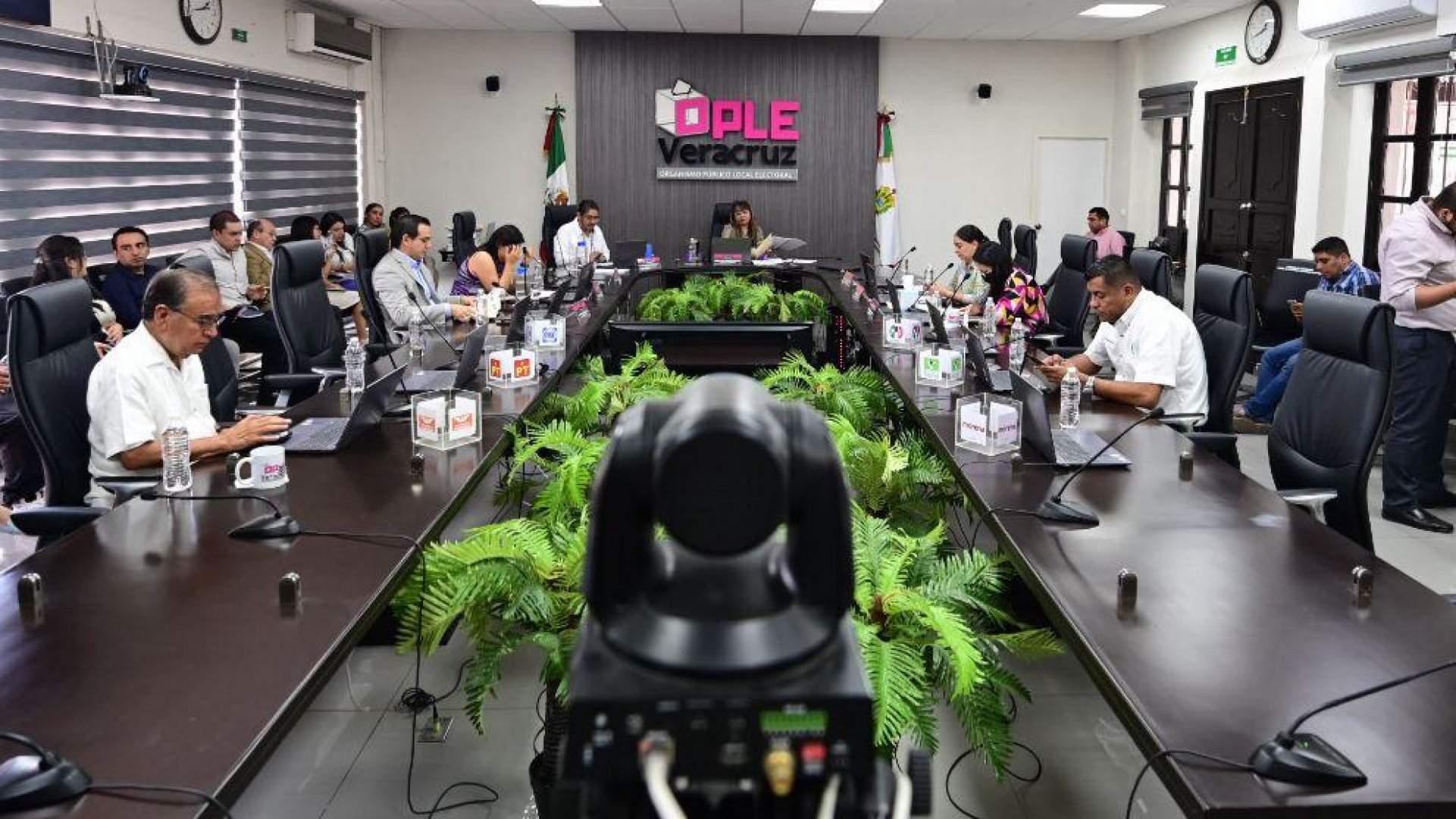Consejo General del OPLE Veracruz aprueba estrategia de difusión para los debates municipales