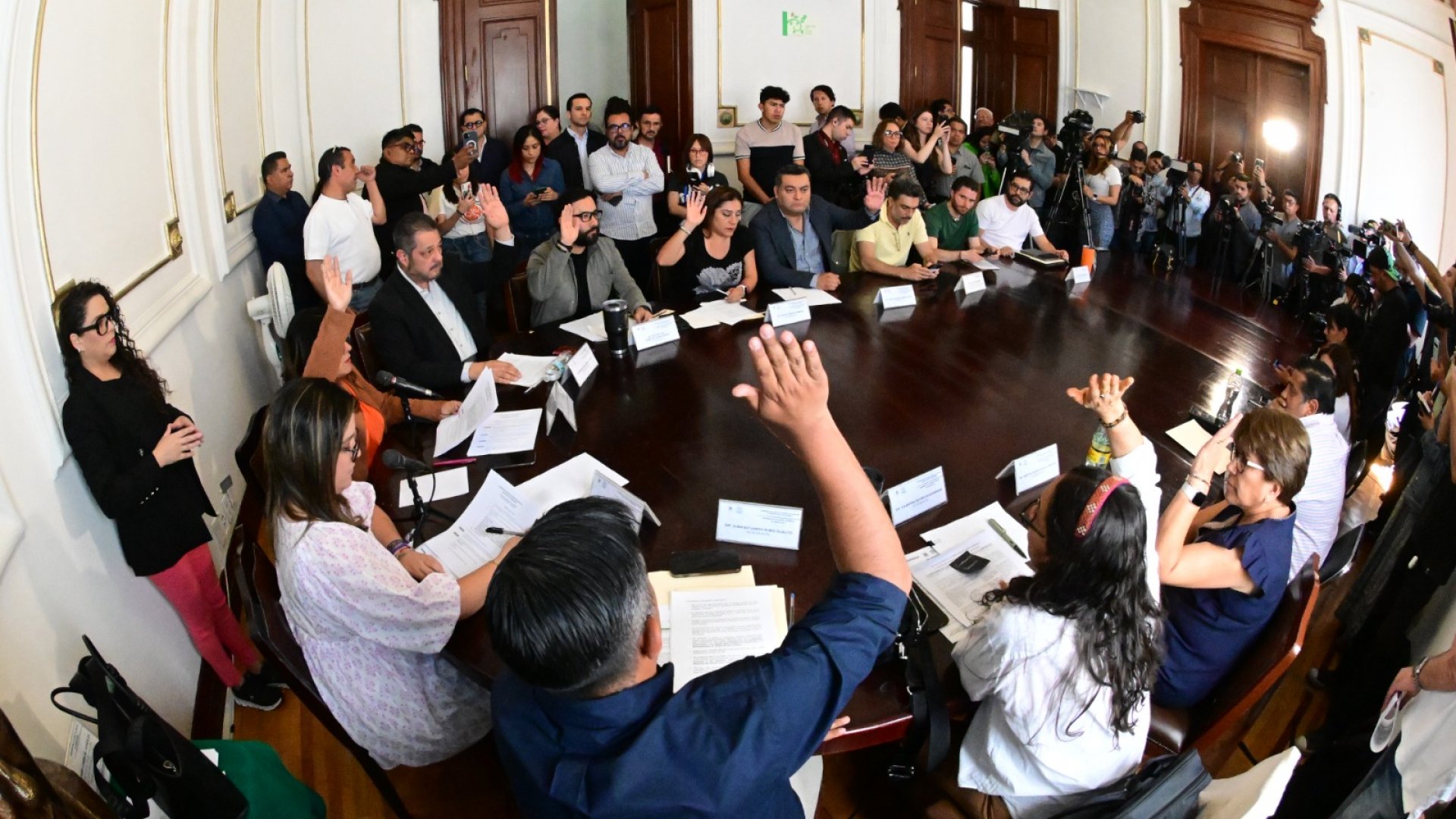 Acuerda comisión dictamen sobre tauromaquia