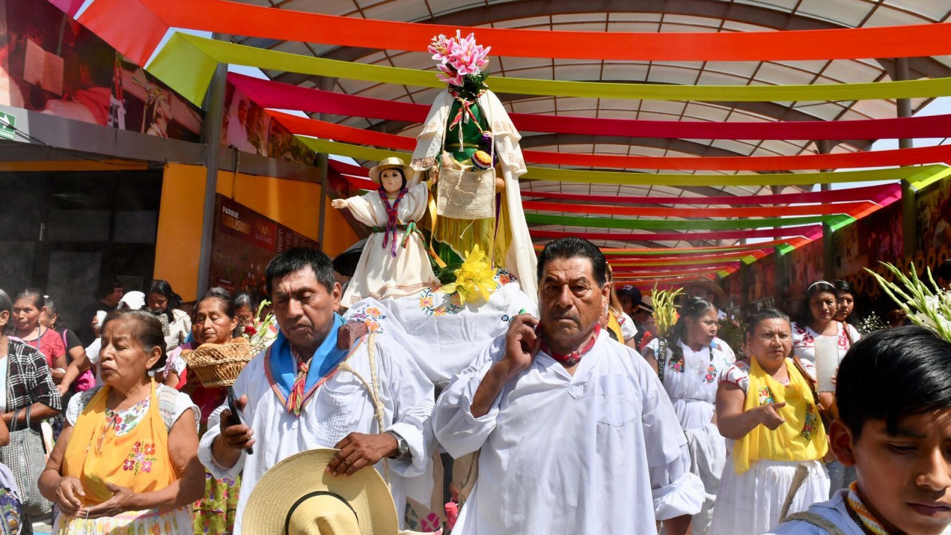 Con ceremonia, inicia Cumbre Tajín 2025 en el Parque Temático Takilhsukut