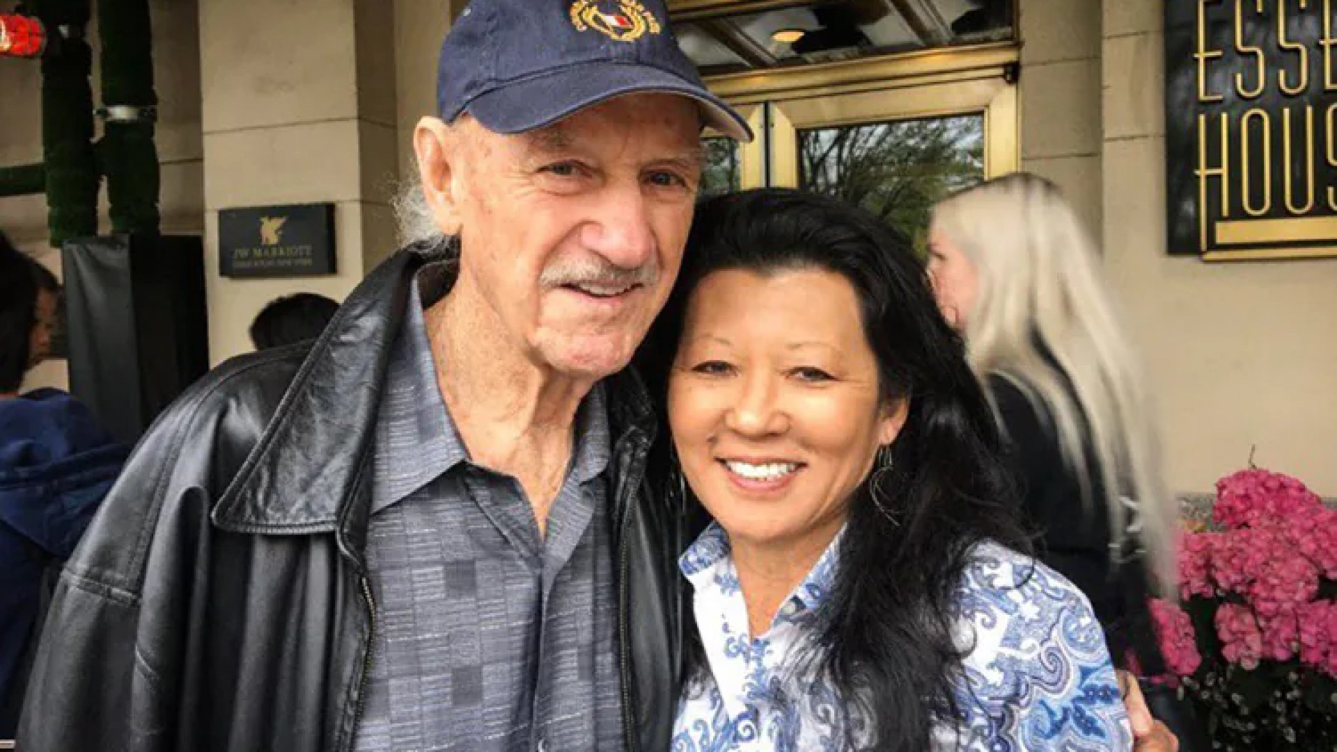Esposa de Gene Hackman habría llamado a hospital de Santa Fe “después” de su muerte