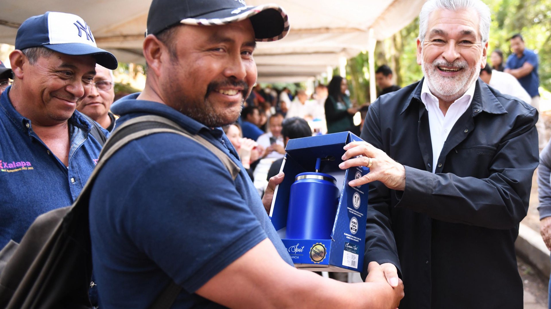 Celebra Alberto Islas el Día del Jardinero con trabajadores de Medio Ambiente
