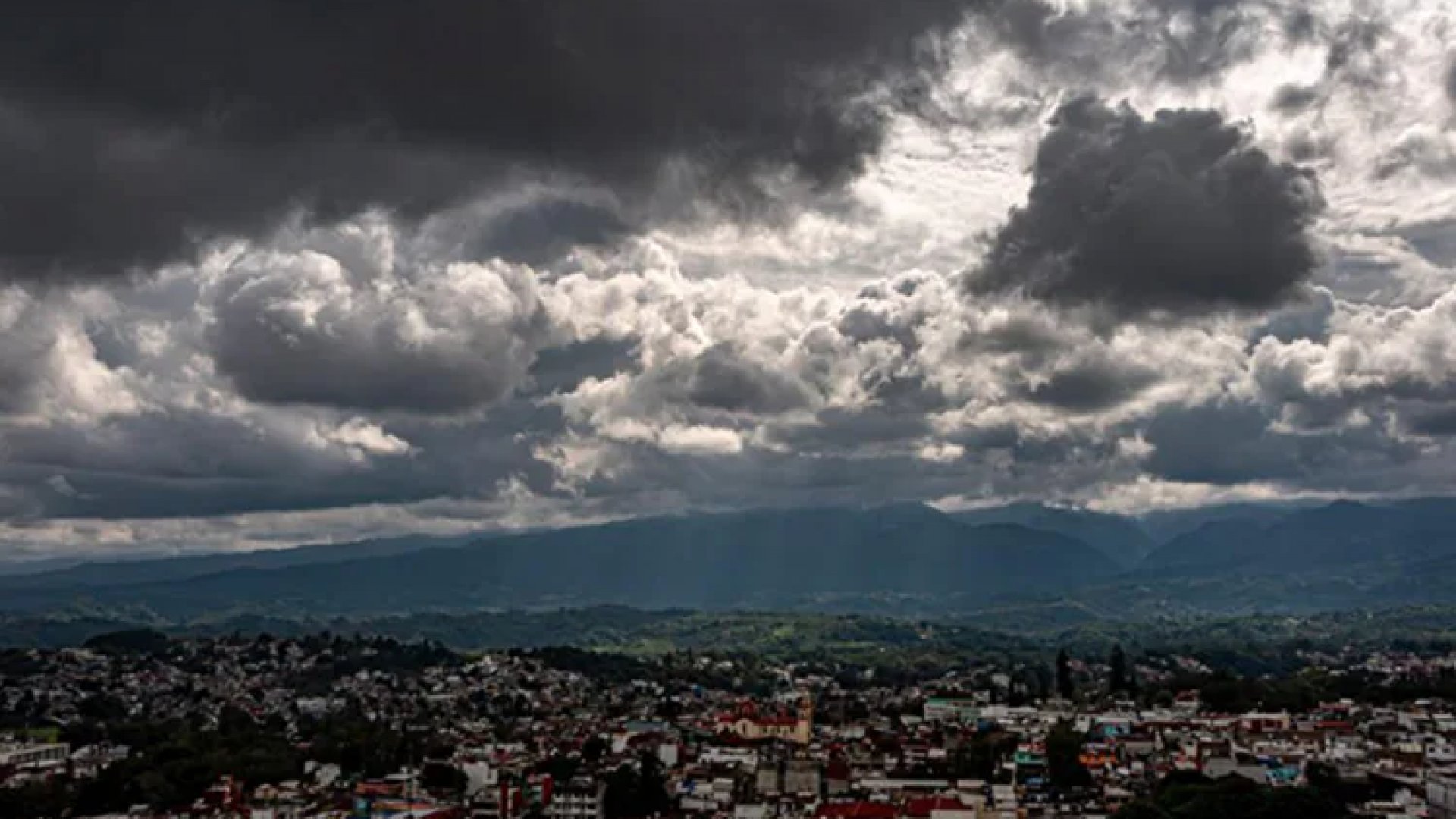Clima | Se esperan lluvias y chubascos en varios estados de México; persiste ambiente caluroso