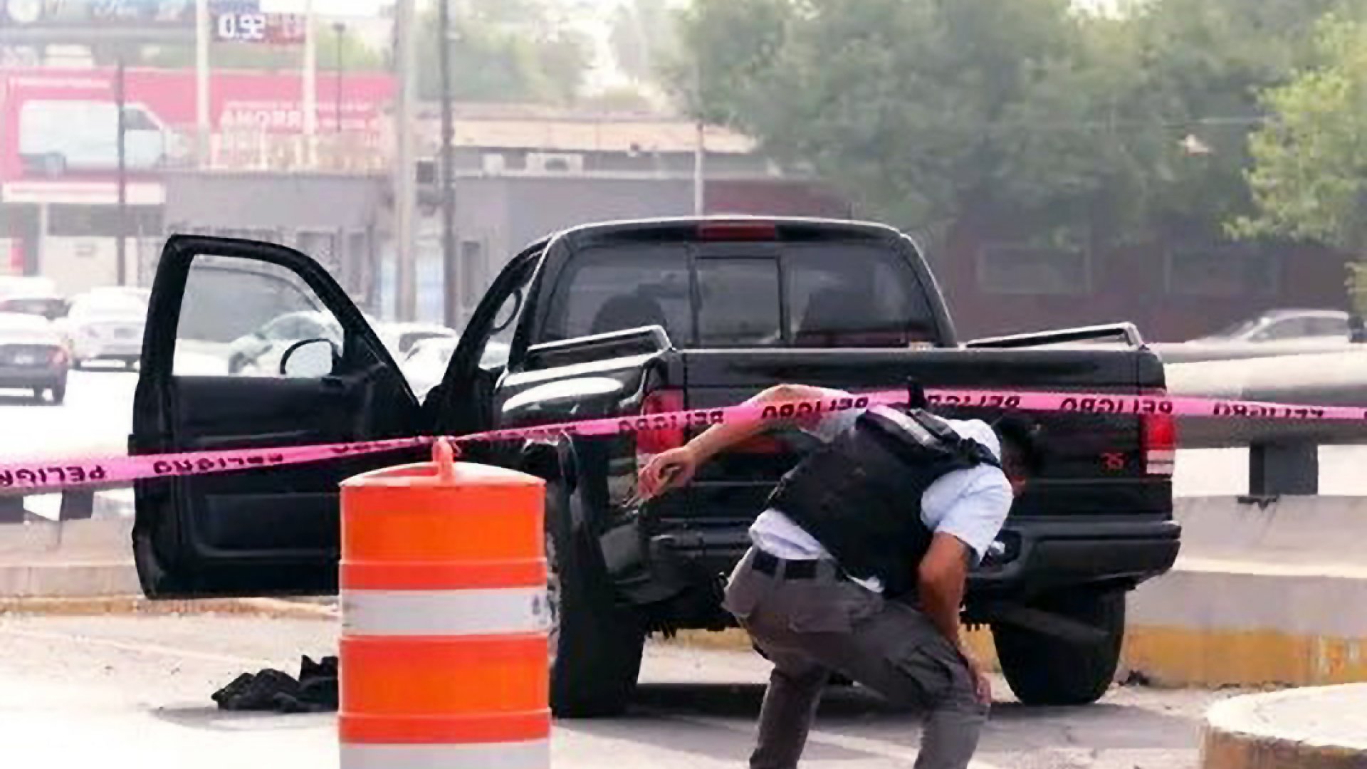 Un pistolero causa terror en Monterrey: Mata a tres personas, hiere a policía y es abatido